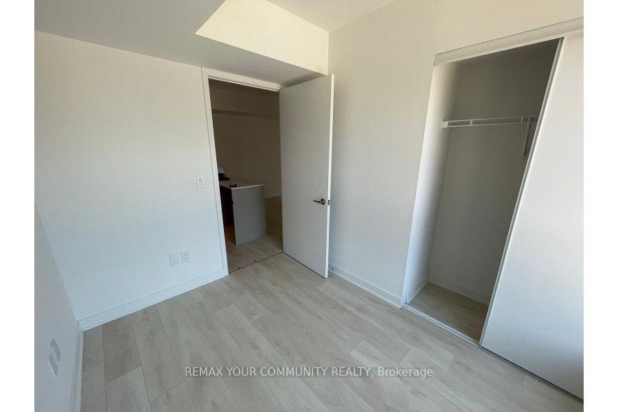 Photo 6 of Unit 527, 8 Tippett Road, North York, Clanton Park — HOMEH