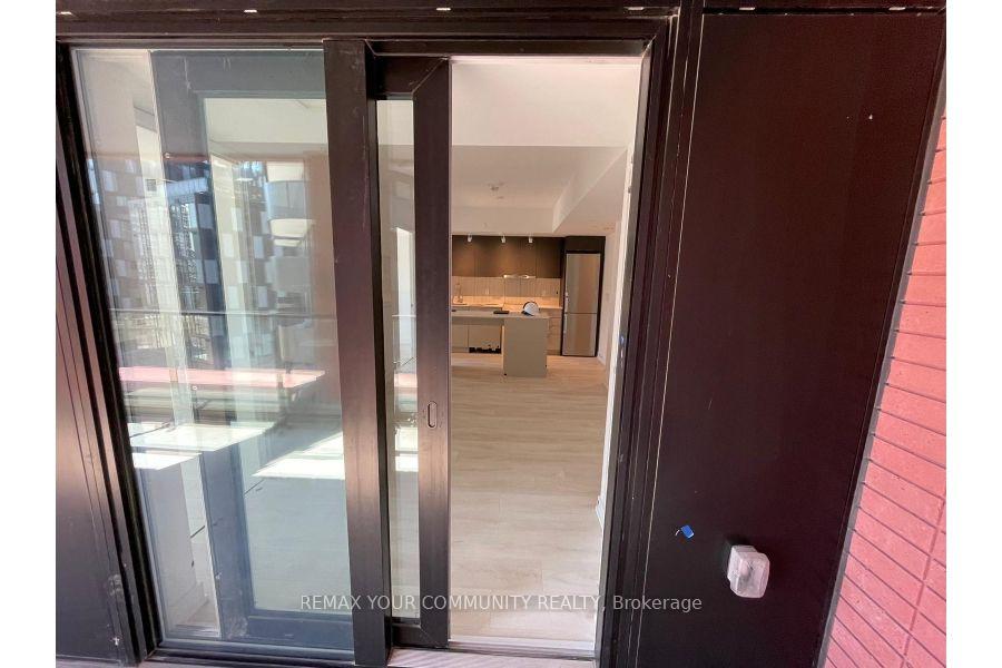 Photo 10 of Unit 527, 8 Tippett Road, North York, Clanton Park — HOMEH