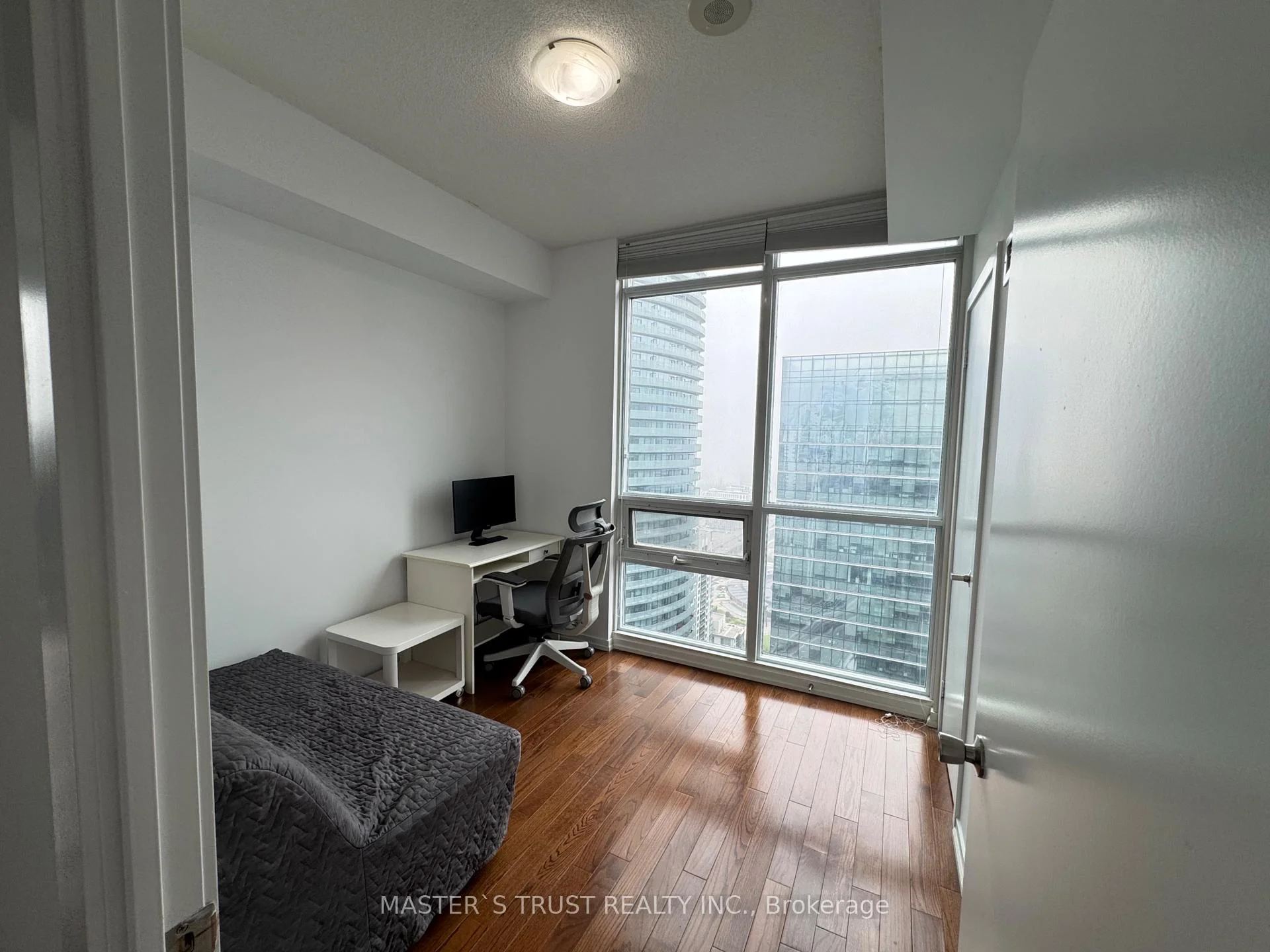 Photo 11 of Unit 4502, 65 Bremner Boulevard, Toronto, Waterfront Communities — HOMEH