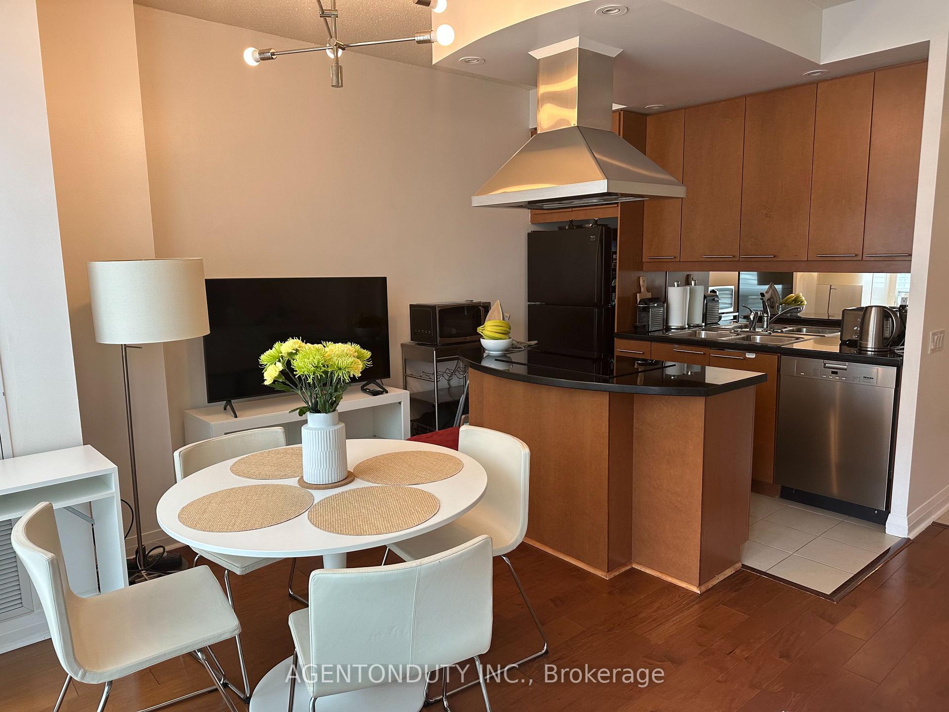 Photo 2 of Unit 1109, 1121 Bay Street, Toronto, Bay Street Corridor — HOMEH