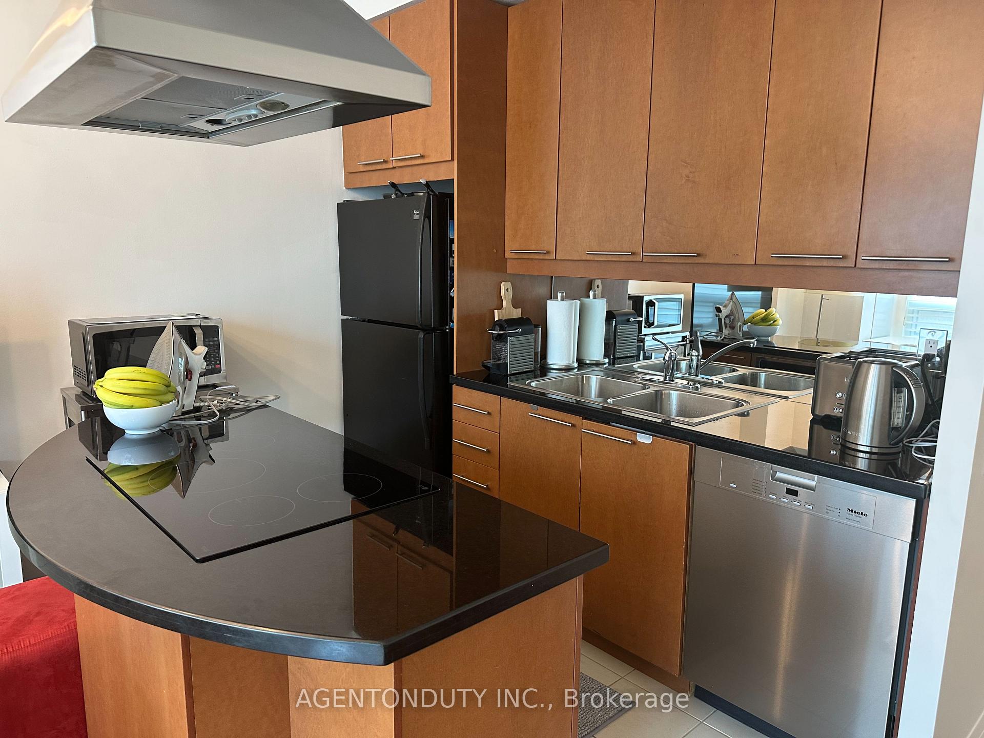 Photo 4 of Unit 1109, 1121 Bay Street, Toronto, Bay Street Corridor — HOMEH