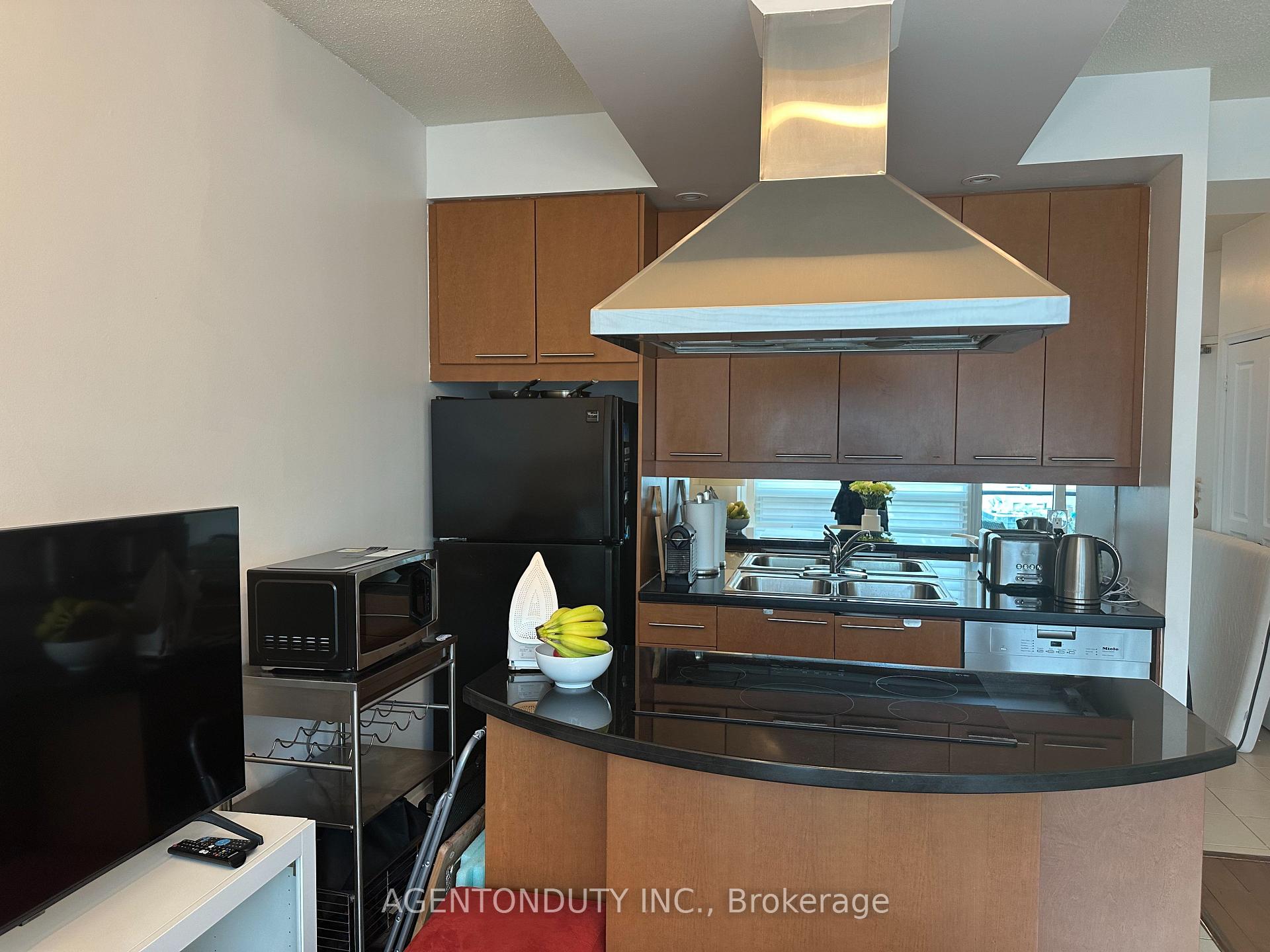 Photo 5 of Unit 1109, 1121 Bay Street, Toronto, Bay Street Corridor — HOMEH