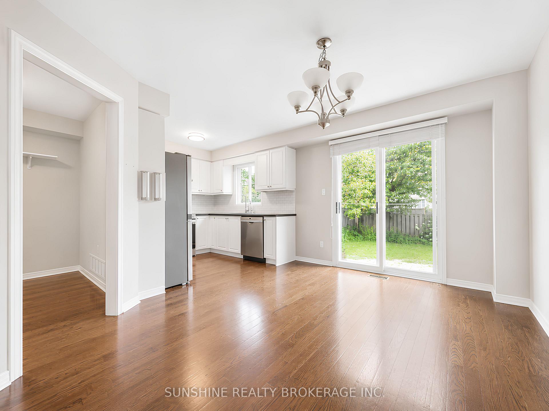 Photo 8 of 181 Trail Ridge Lane, Markham, Berczy — HOMEH
