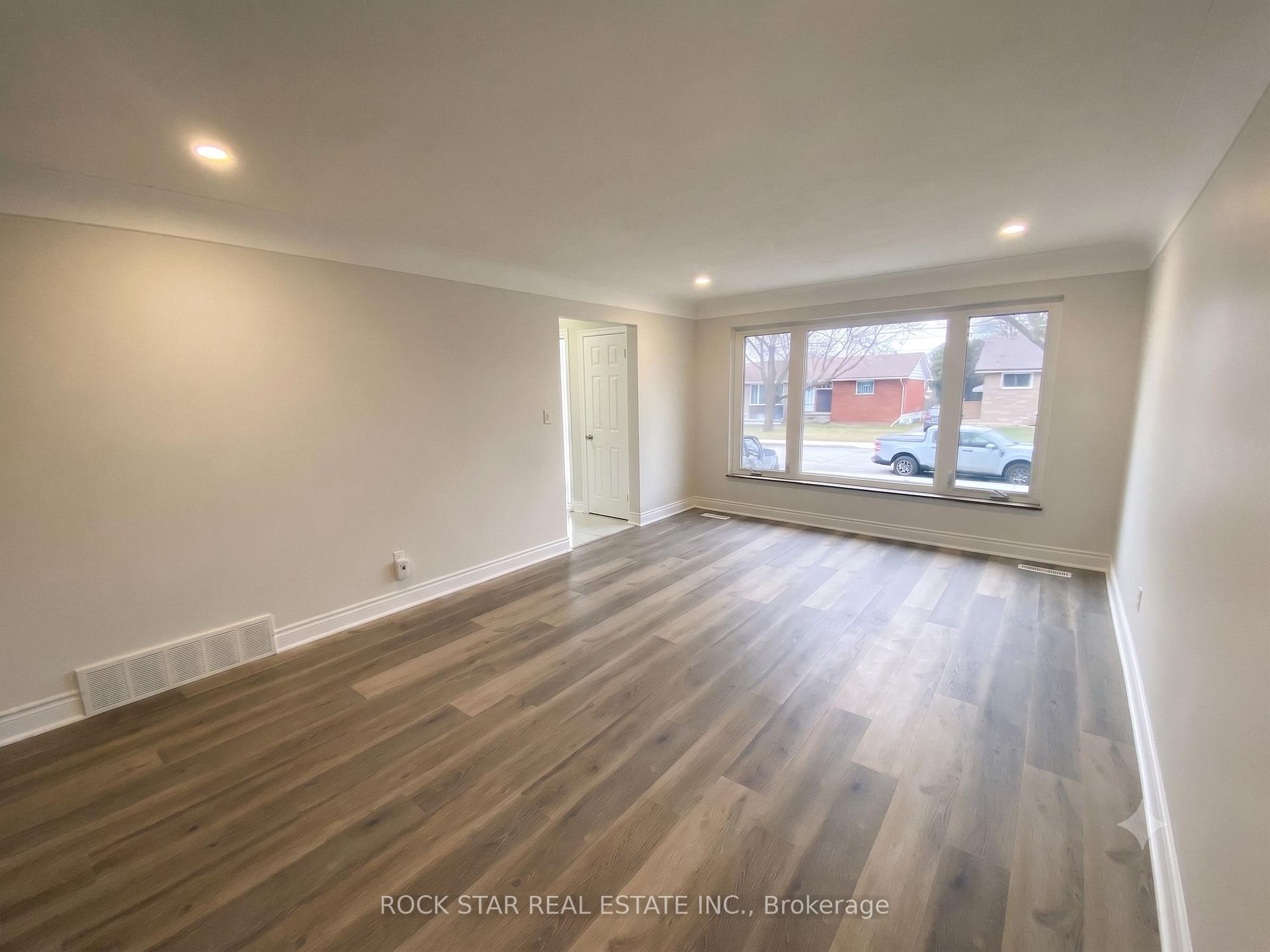 Photo 2 of Unit Main, 227 Fernwood Crescent, Hamilton, Hampton Heights — HOMEH