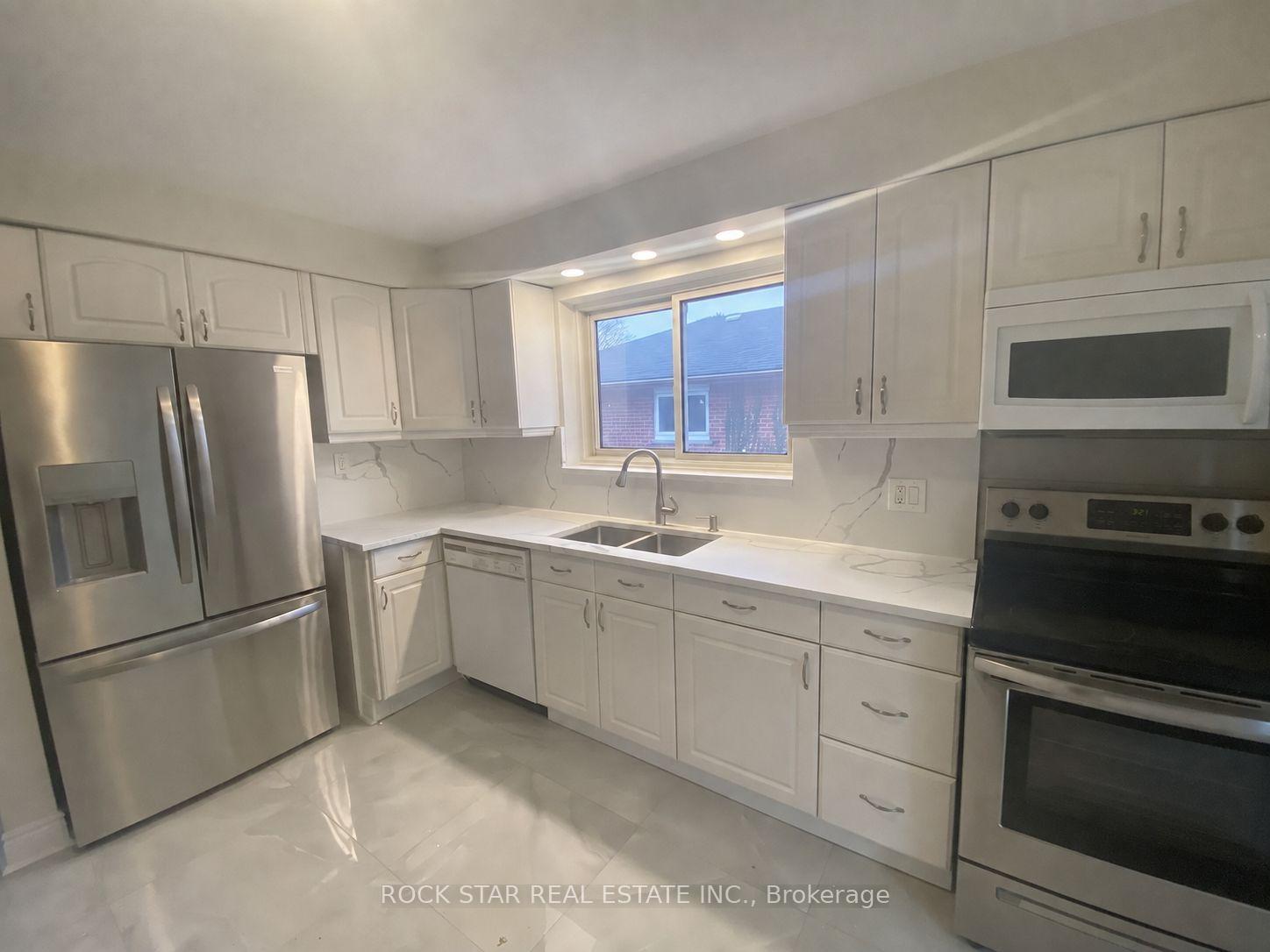 Photo 8 of Unit Main, 227 Fernwood Crescent, Hamilton, Hampton Heights — HOMEH