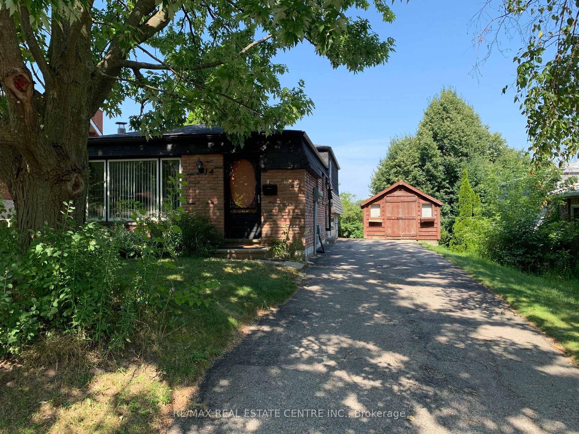 Photo 1 of 14 Sandsprings Crescent, Kitchener, Country Hills — HOMEH