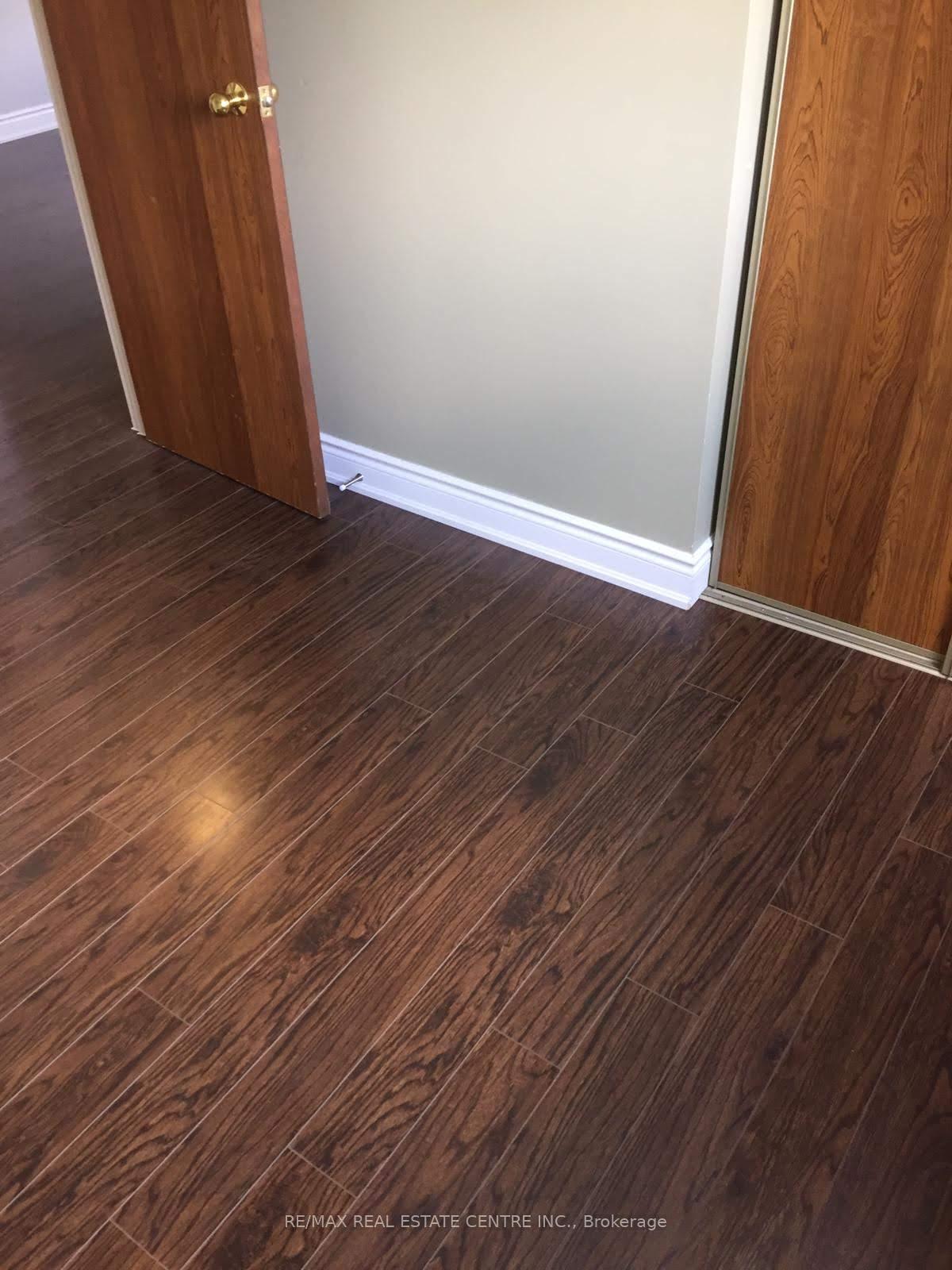 Photo 8 of 14 Sandsprings Crescent, Kitchener, Country Hills — HOMEH