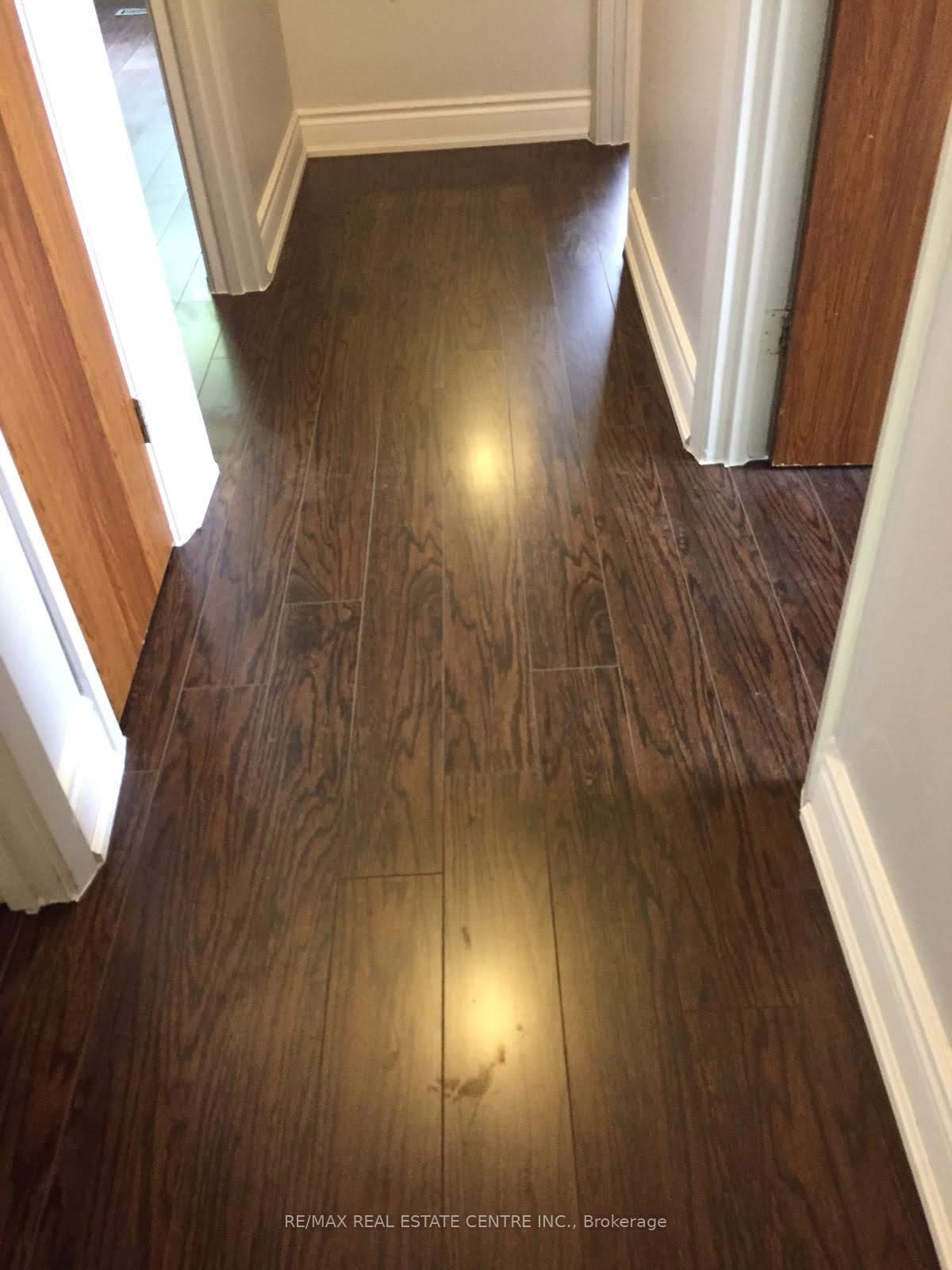 Photo 13 of 14 Sandsprings Crescent, Kitchener, Country Hills — HOMEH
