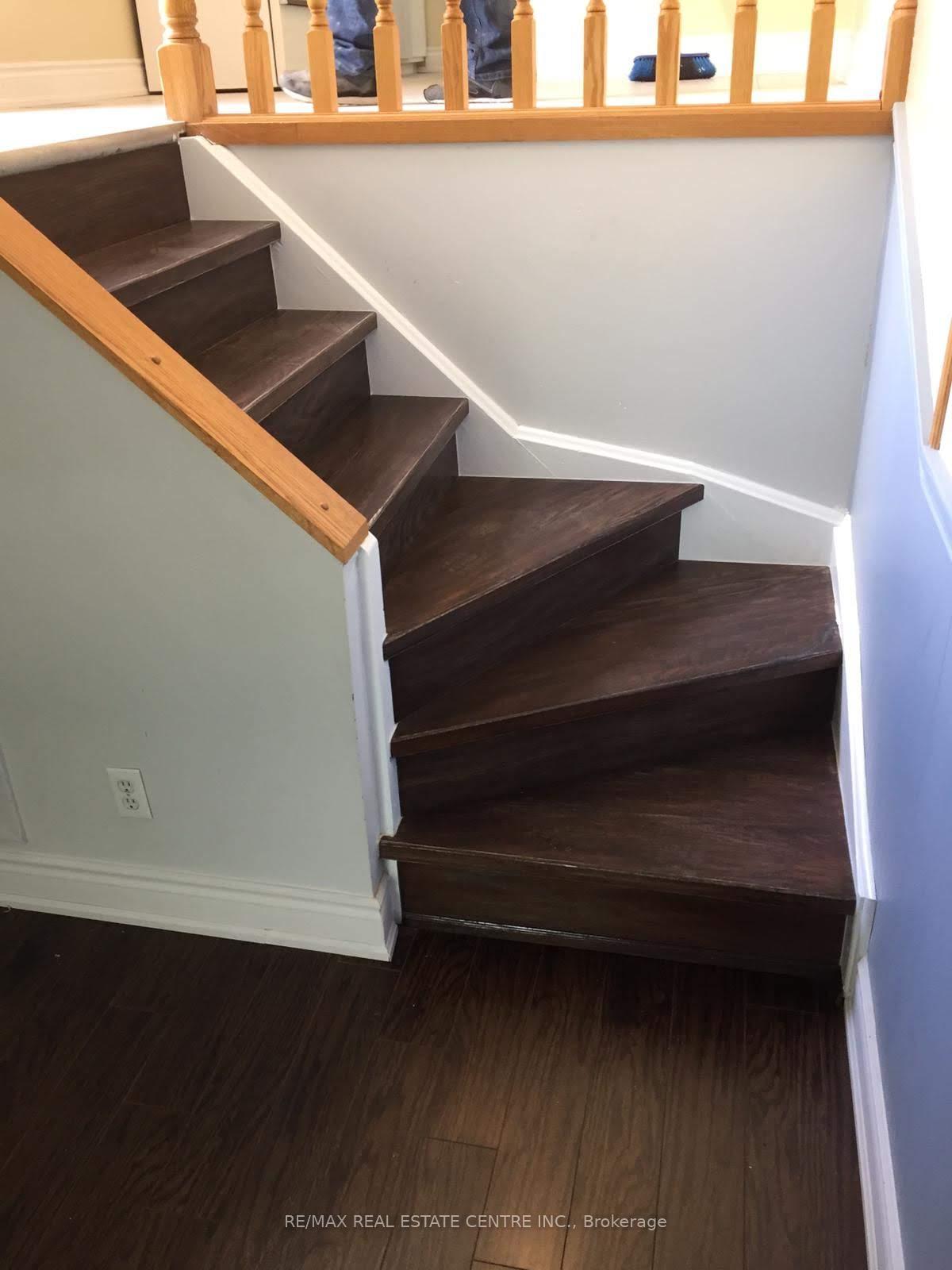 Photo 14 of 14 Sandsprings Crescent, Kitchener, Country Hills — HOMEH