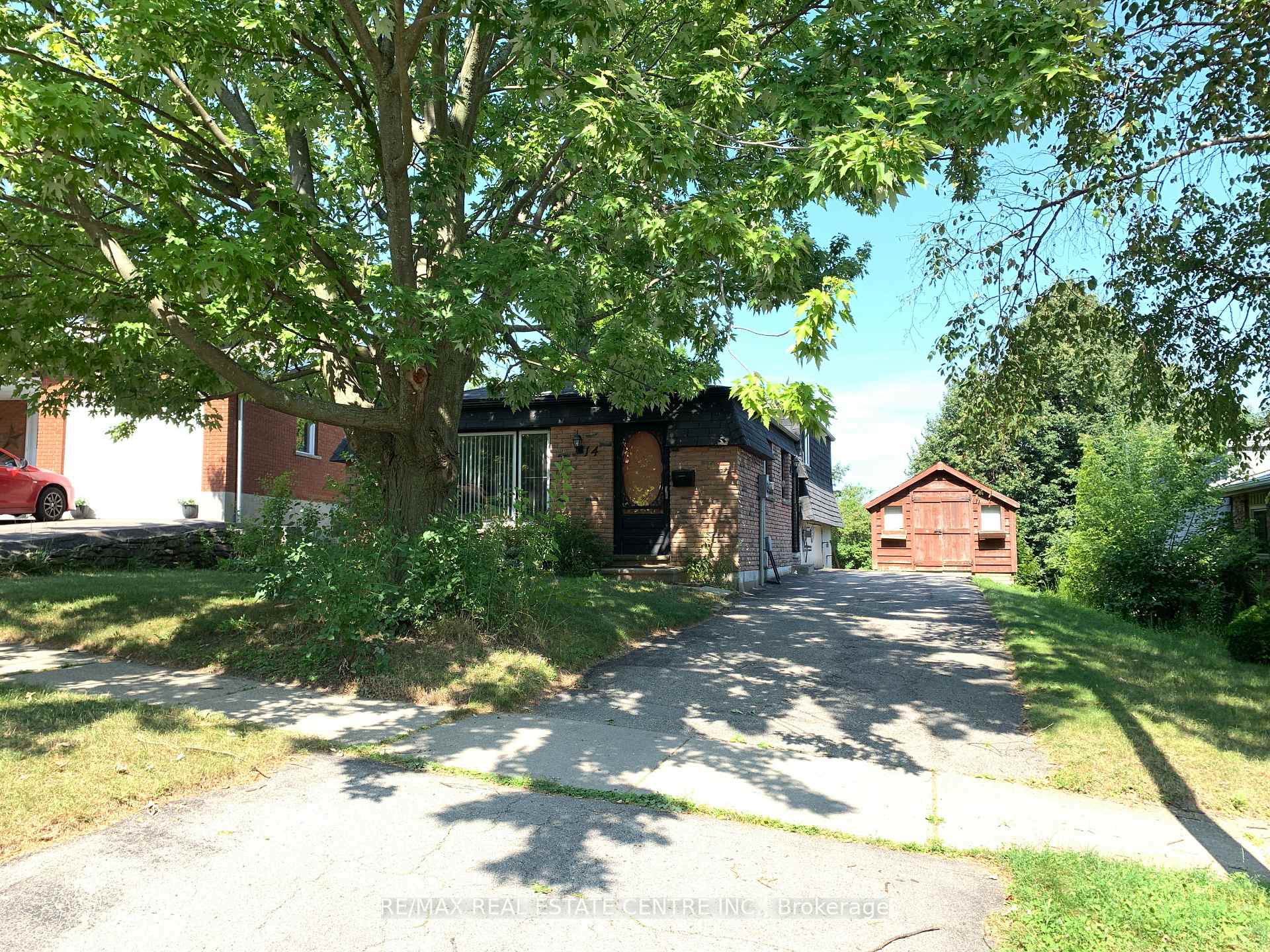 Photo 16 of 14 Sandsprings Crescent, Kitchener, Country Hills — HOMEH