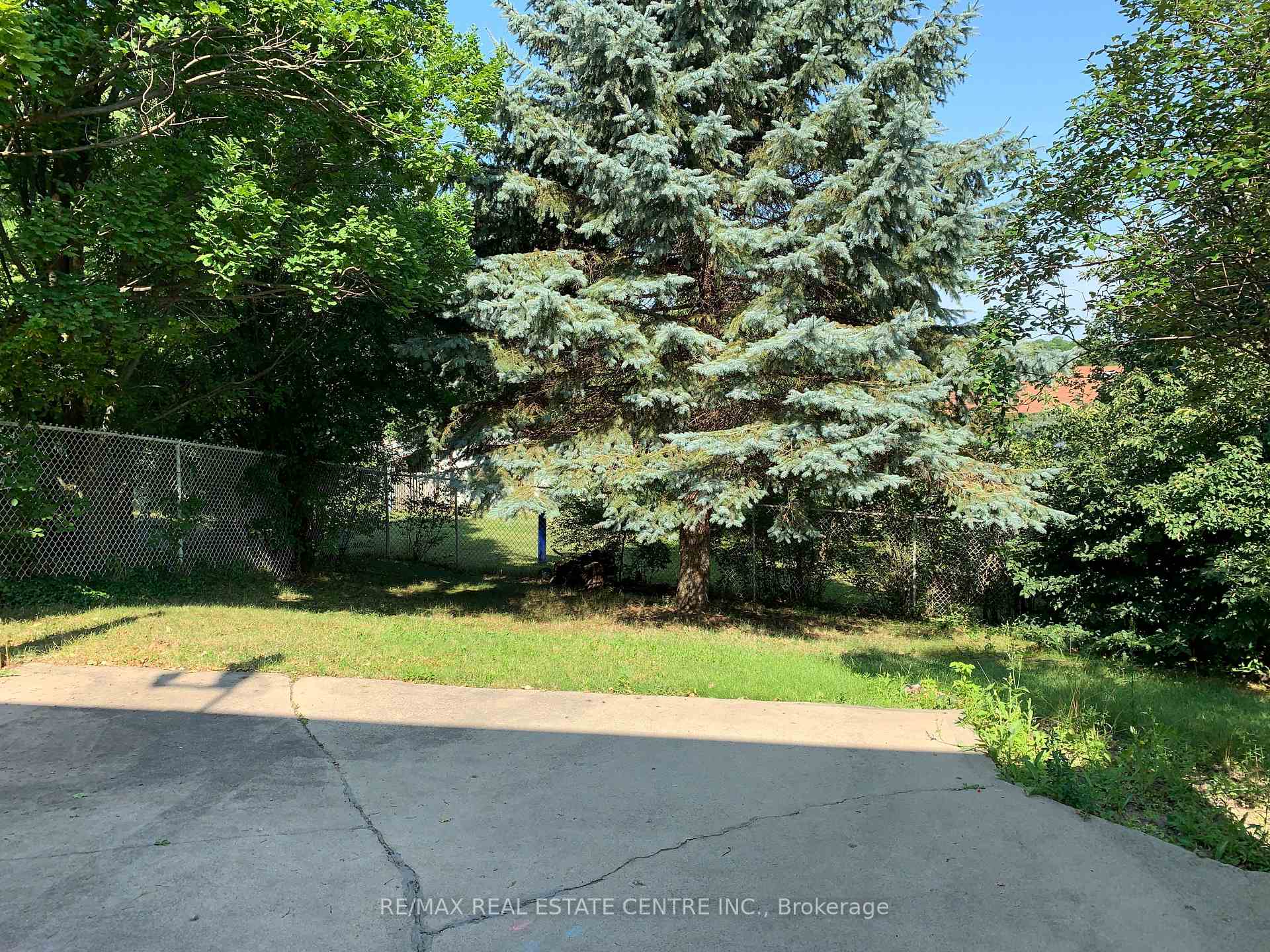 Photo 31 of 14 Sandsprings Crescent, Kitchener, Country Hills — HOMEH