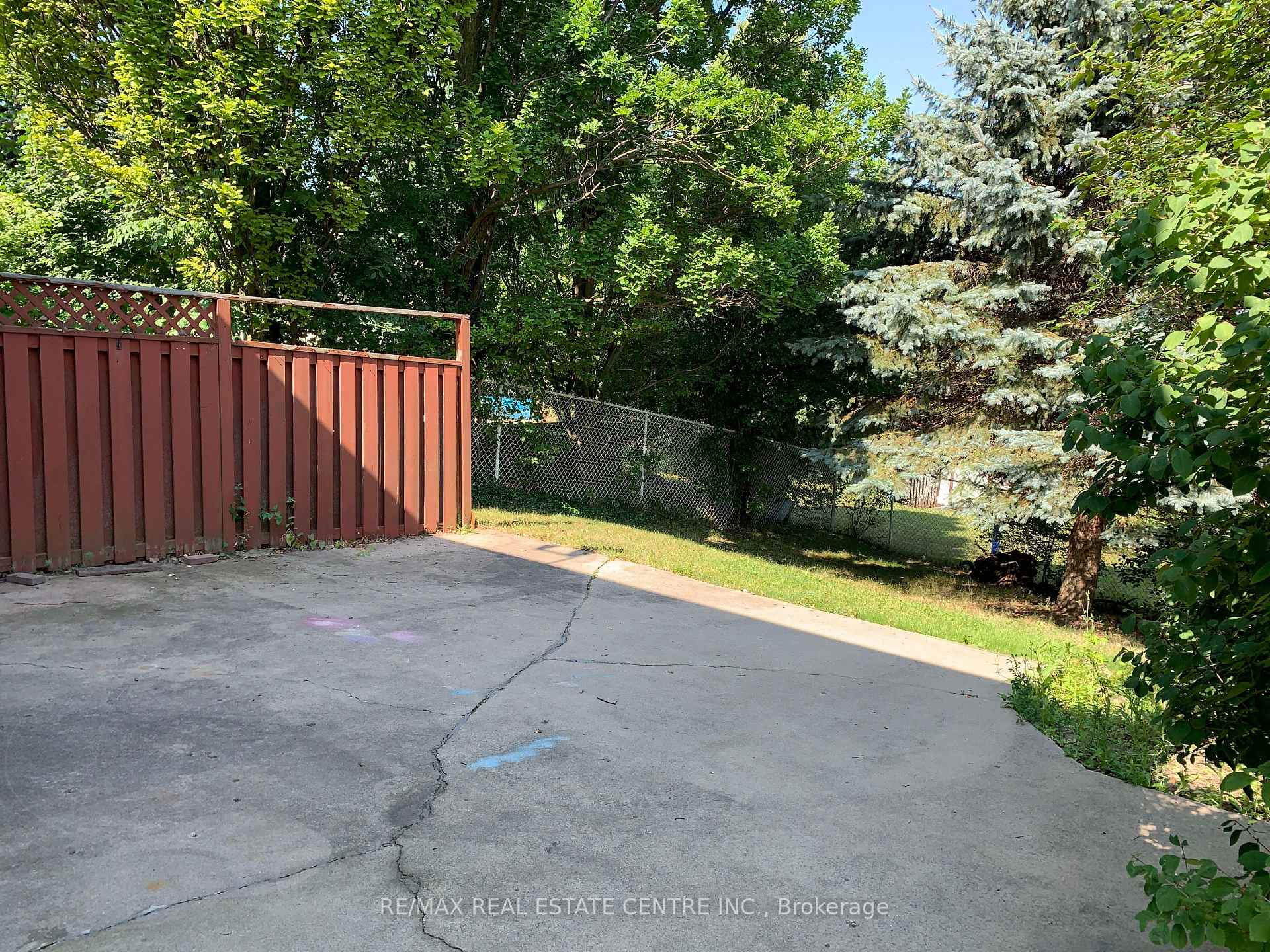 Photo 32 of 14 Sandsprings Crescent, Kitchener, Country Hills — HOMEH