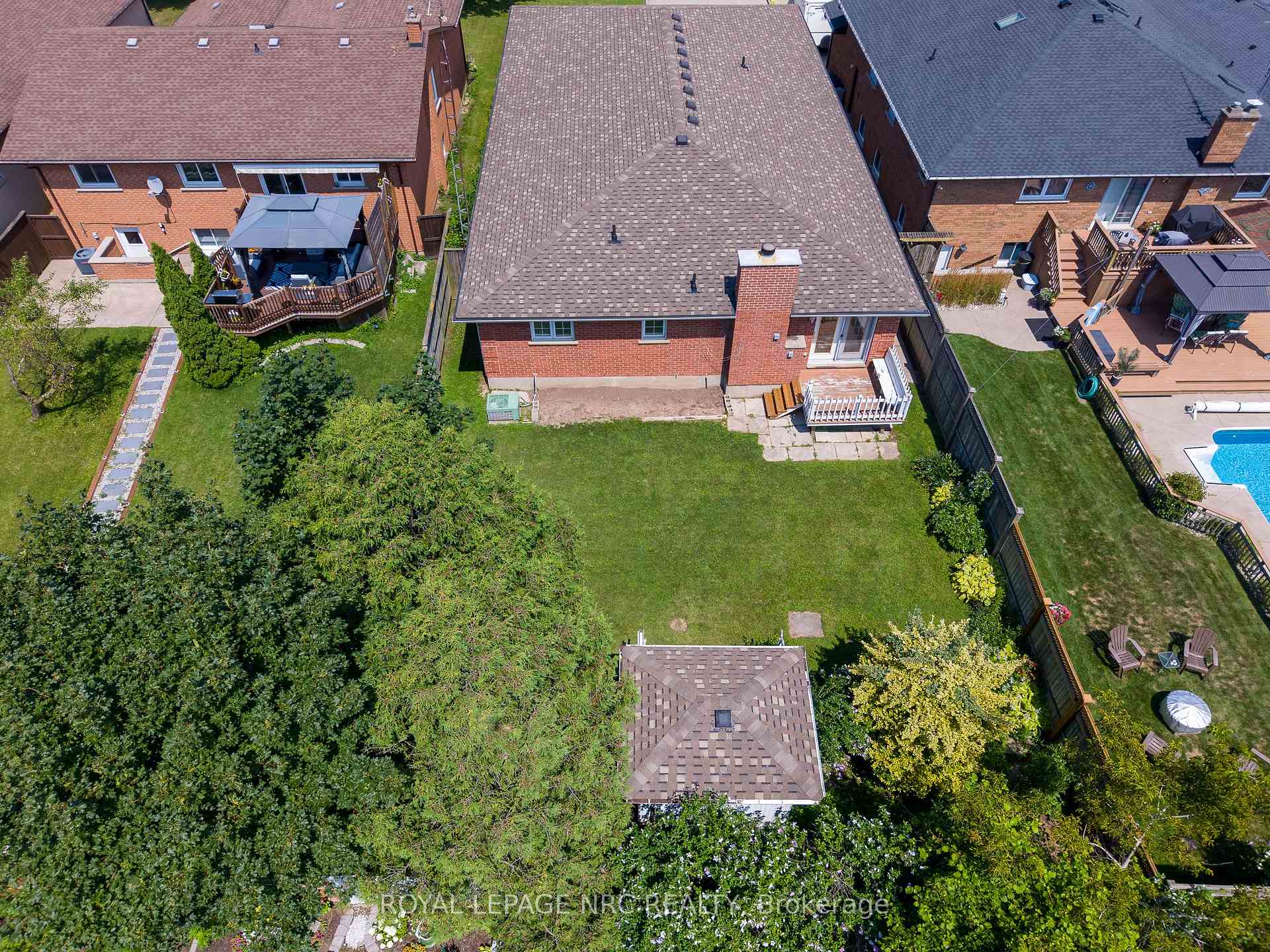 Photo 3 of 7030 Harovics Lane, Niagara Falls, Arad/Fallsview — HOMEH