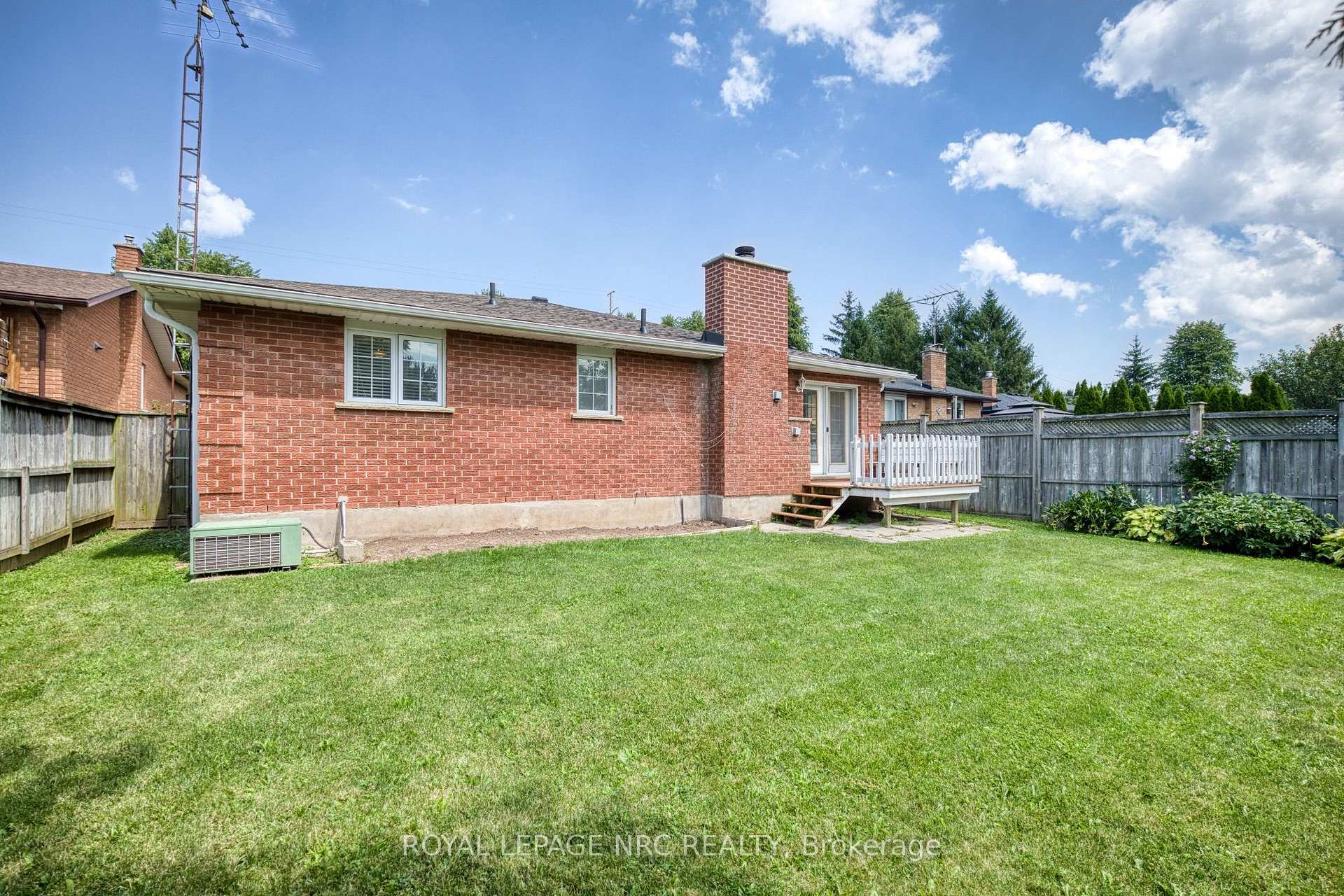 Photo 6 of 7030 Harovics Lane, Niagara Falls, Arad/Fallsview — HOMEH