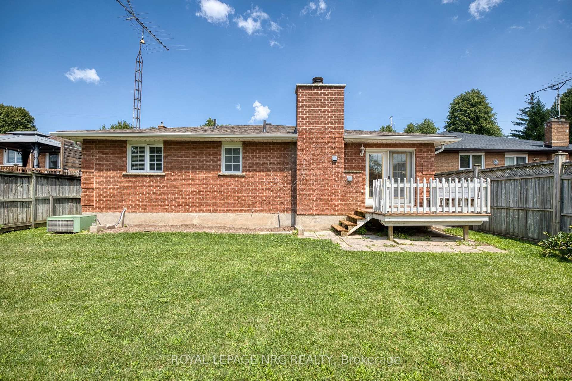 Photo 7 of 7030 Harovics Lane, Niagara Falls, Arad/Fallsview — HOMEH