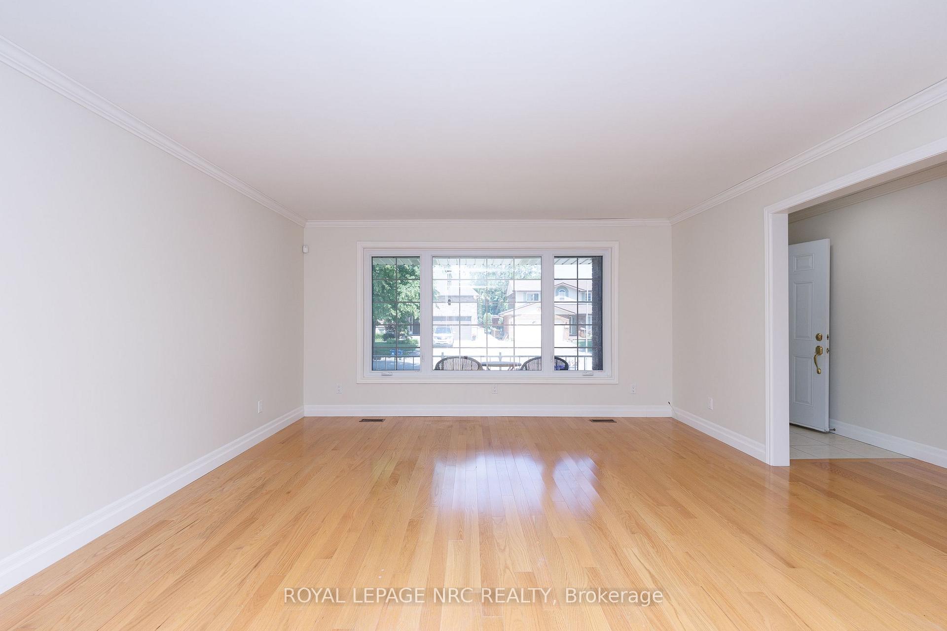 Photo 12 of 7030 Harovics Lane, Niagara Falls, Arad/Fallsview — HOMEH