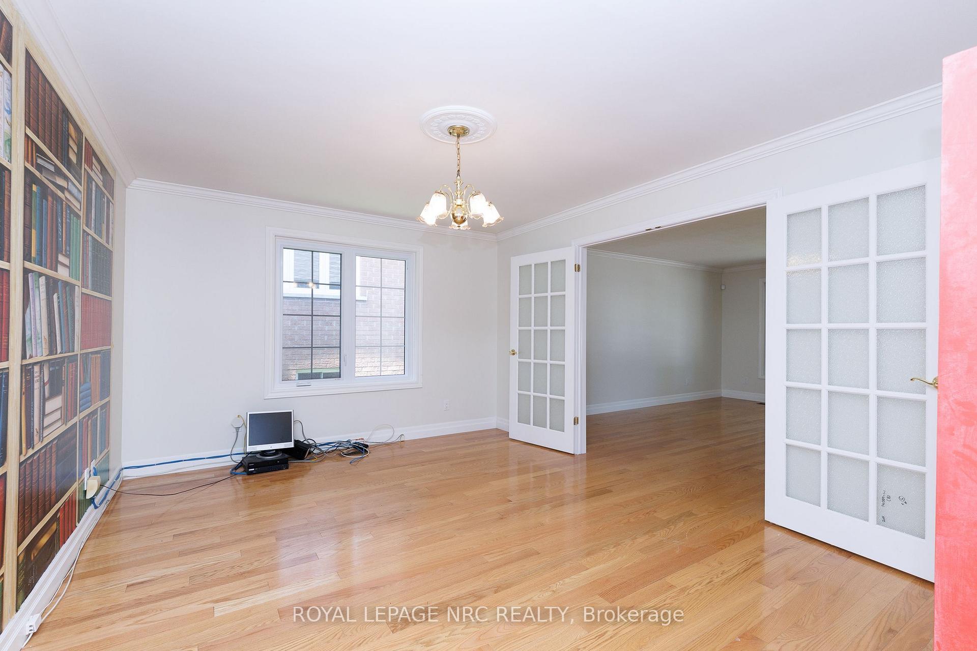 Photo 15 of 7030 Harovics Lane, Niagara Falls, Arad/Fallsview — HOMEH