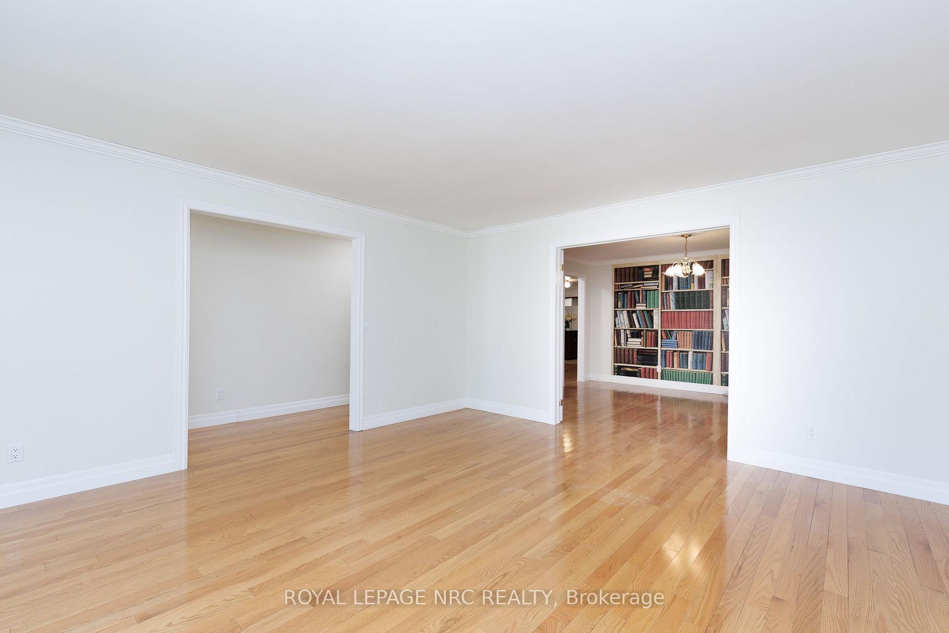 Photo 16 of 7030 Harovics Lane, Niagara Falls, Arad/Fallsview — HOMEH