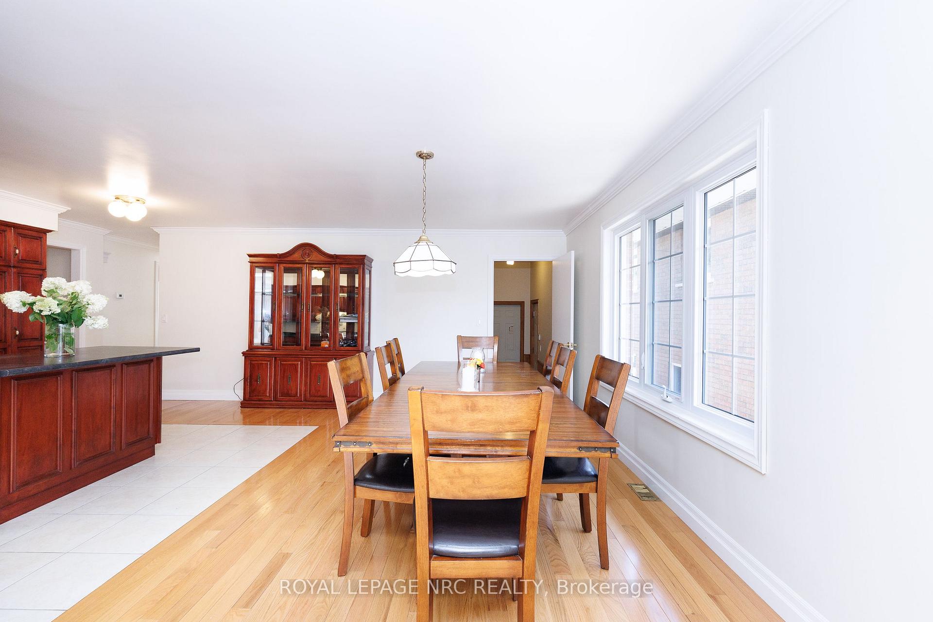 Photo 23 of 7030 Harovics Lane, Niagara Falls, Arad/Fallsview — HOMEH