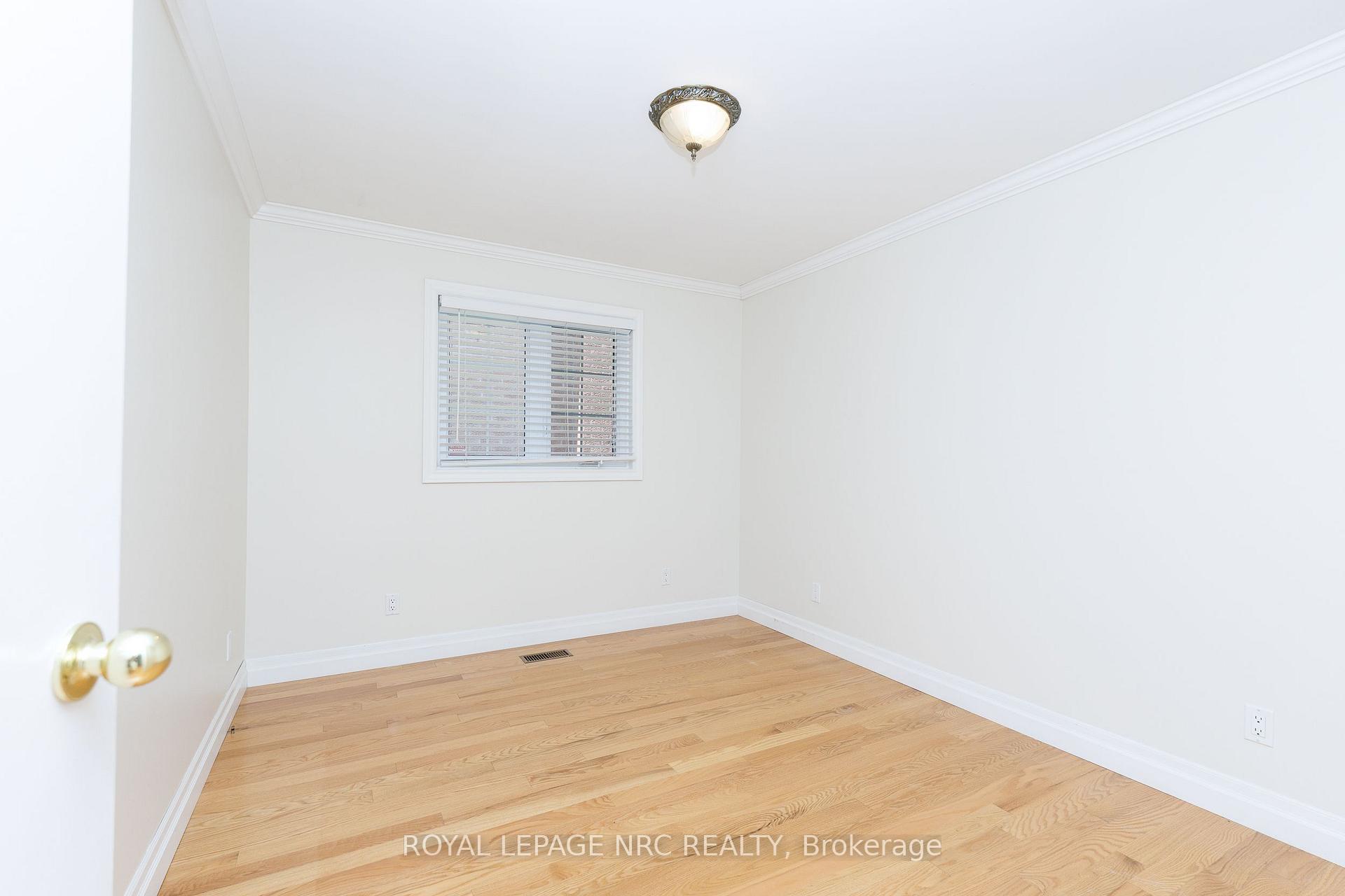 Photo 27 of 7030 Harovics Lane, Niagara Falls, Arad/Fallsview — HOMEH