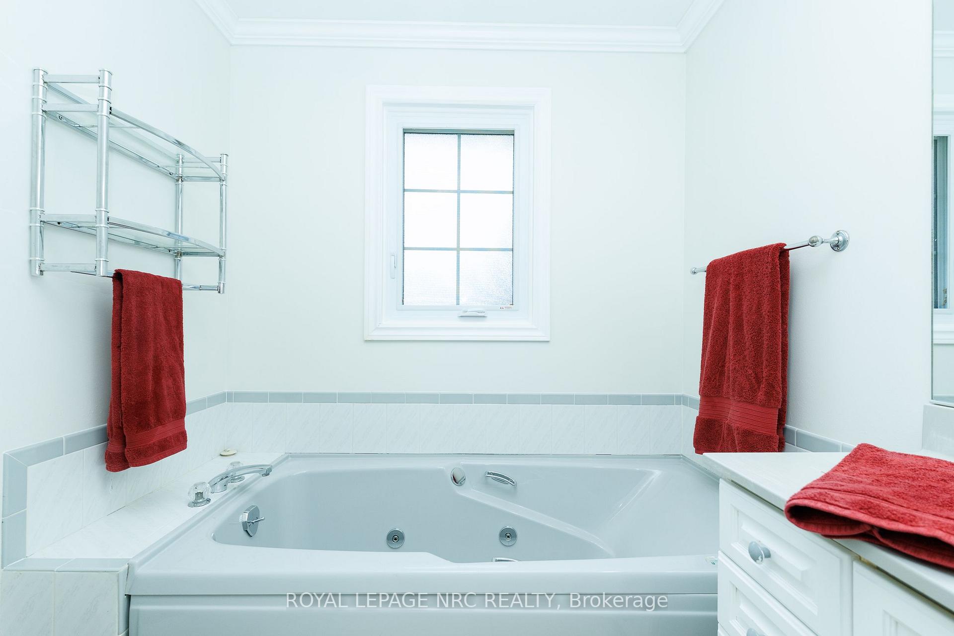 Photo 33 of 7030 Harovics Lane, Niagara Falls, Arad/Fallsview — HOMEH