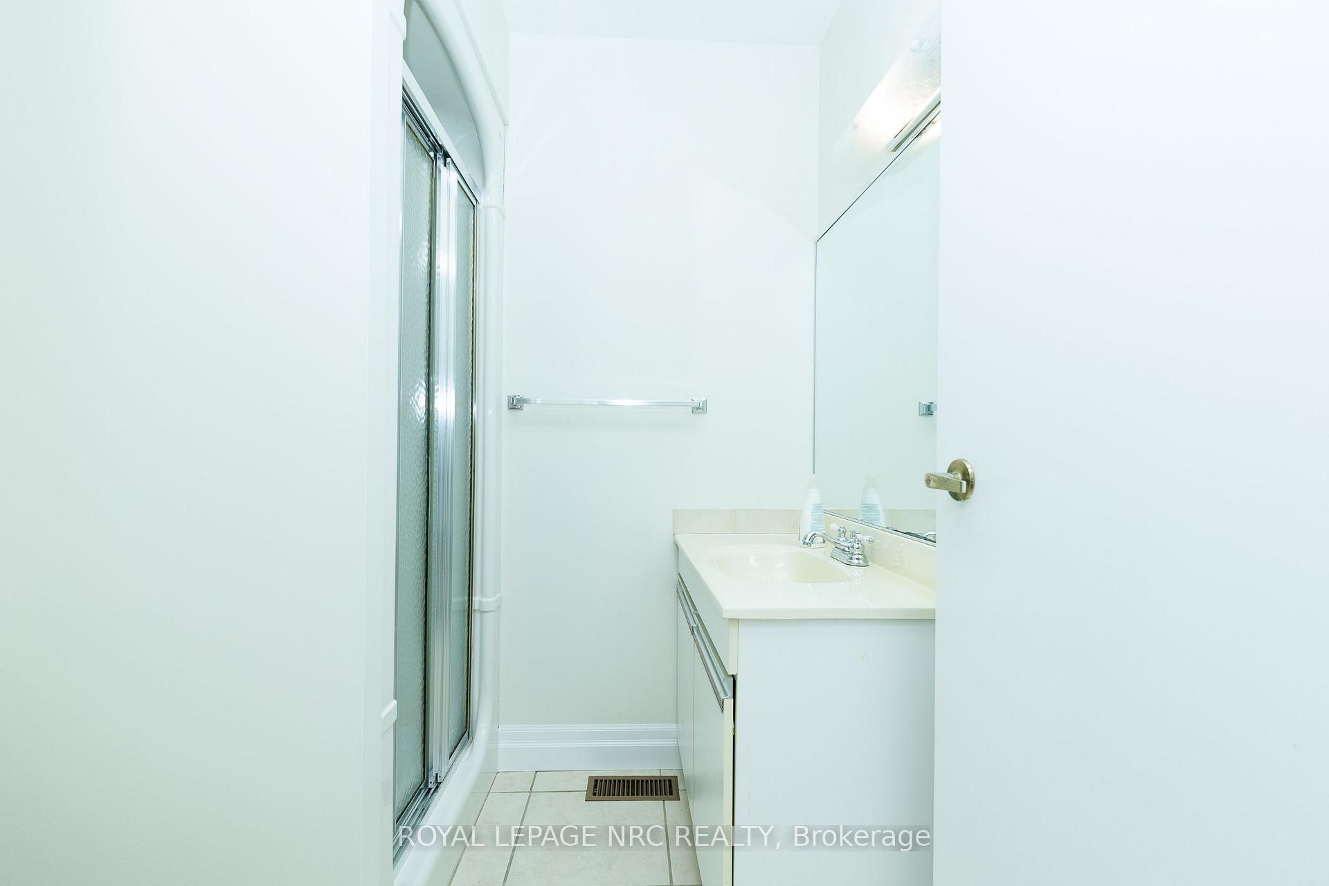 Photo 35 of 7030 Harovics Lane, Niagara Falls, Arad/Fallsview — HOMEH