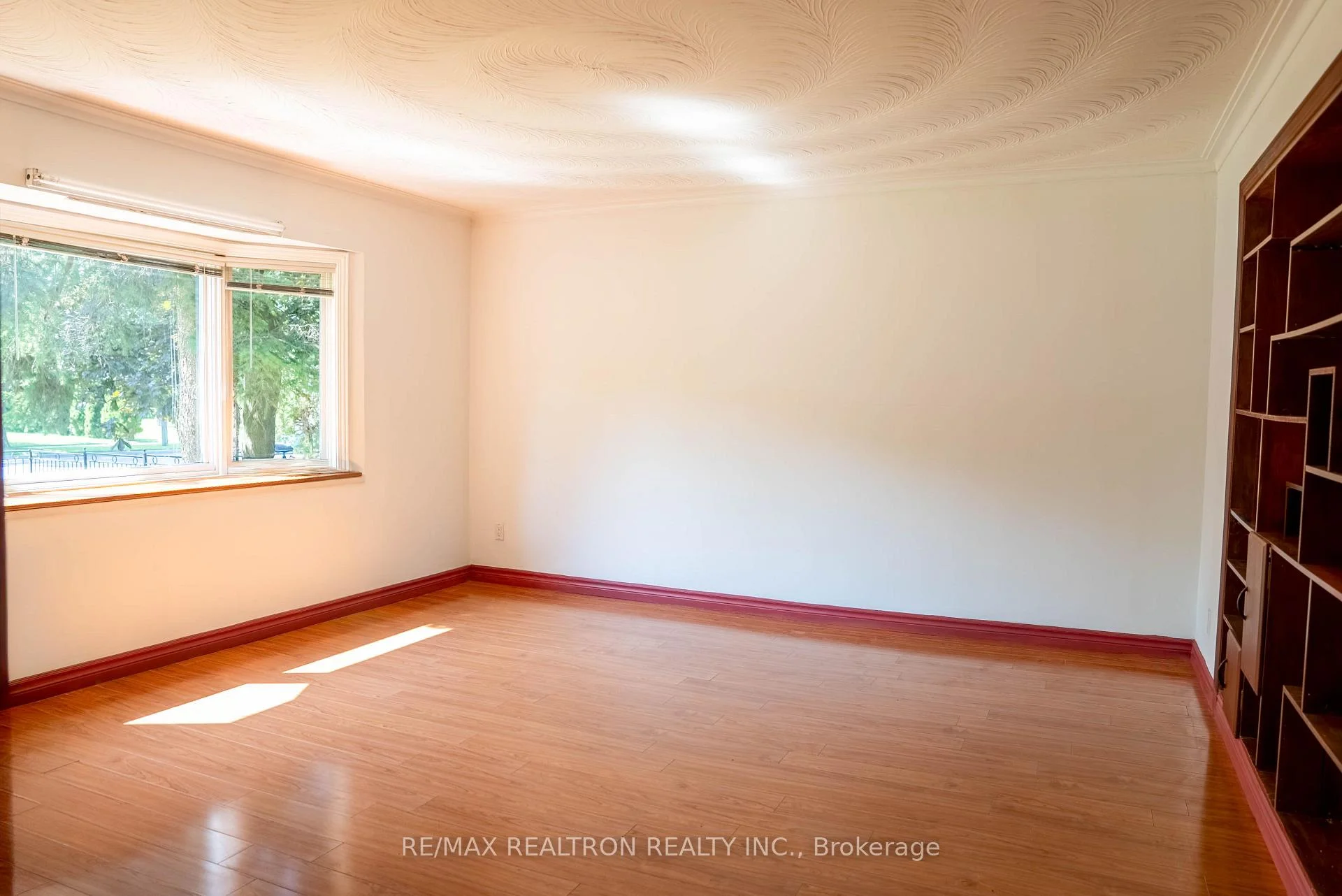 Photo 6 of 5332 Lawrence Avenue E, Scarborough, Centennial Scarborough — HOMEH