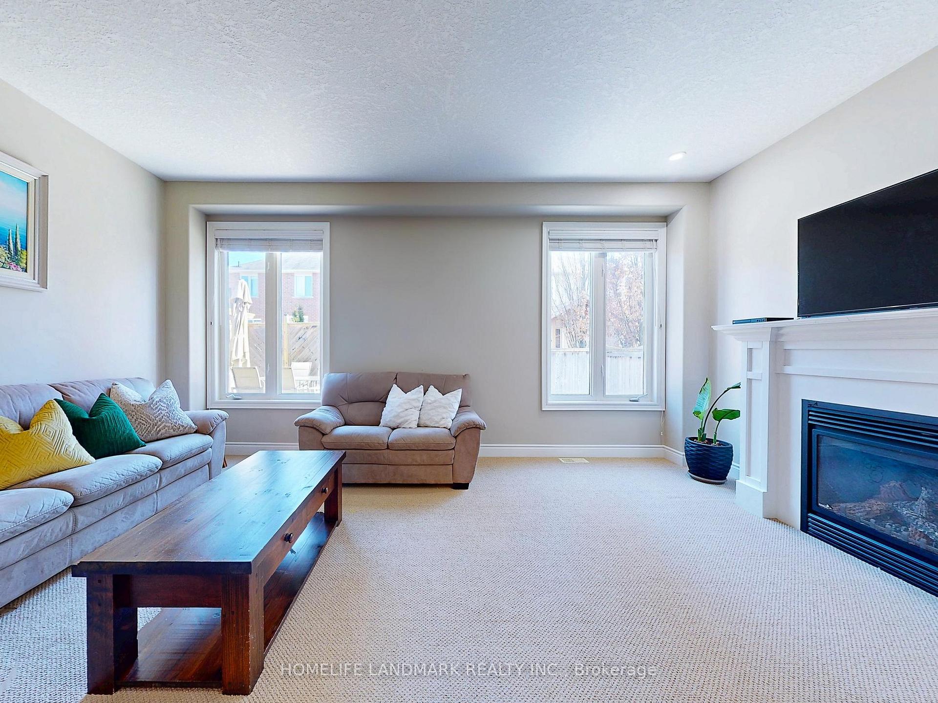 Photo 7 of 73 Graihawk Drive, Barrie, Ardagh — HOMEH