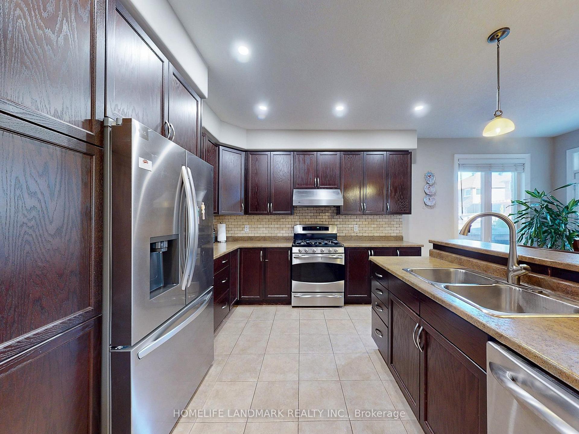 Photo 9 of 73 Graihawk Drive, Barrie, Ardagh — HOMEH