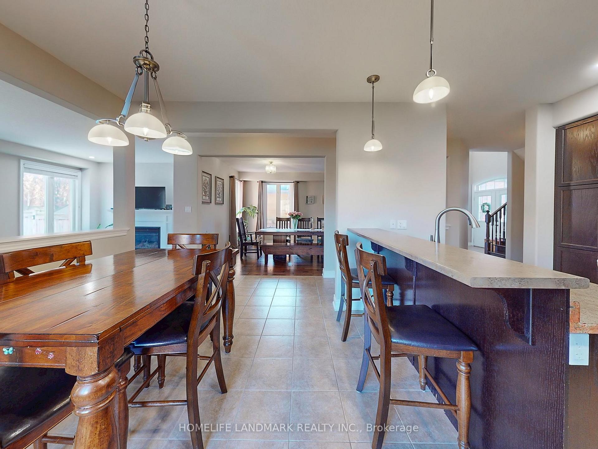 Photo 11 of 73 Graihawk Drive, Barrie, Ardagh — HOMEH