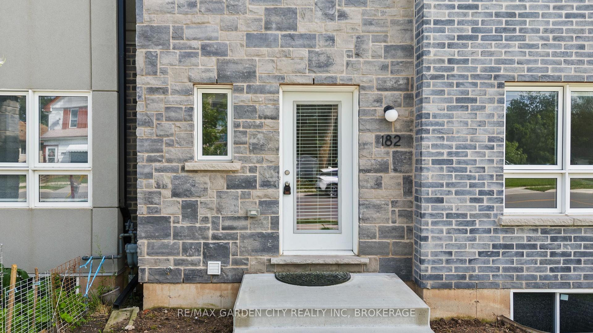Photo 2 of Unit 8, 182 Broadway Lane, Welland, Broadway — HOMEH
