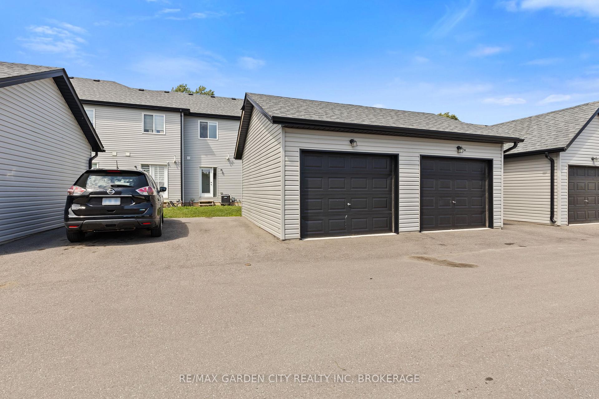 Photo 33 of Unit 8, 182 Broadway Lane, Welland, Broadway — HOMEH
