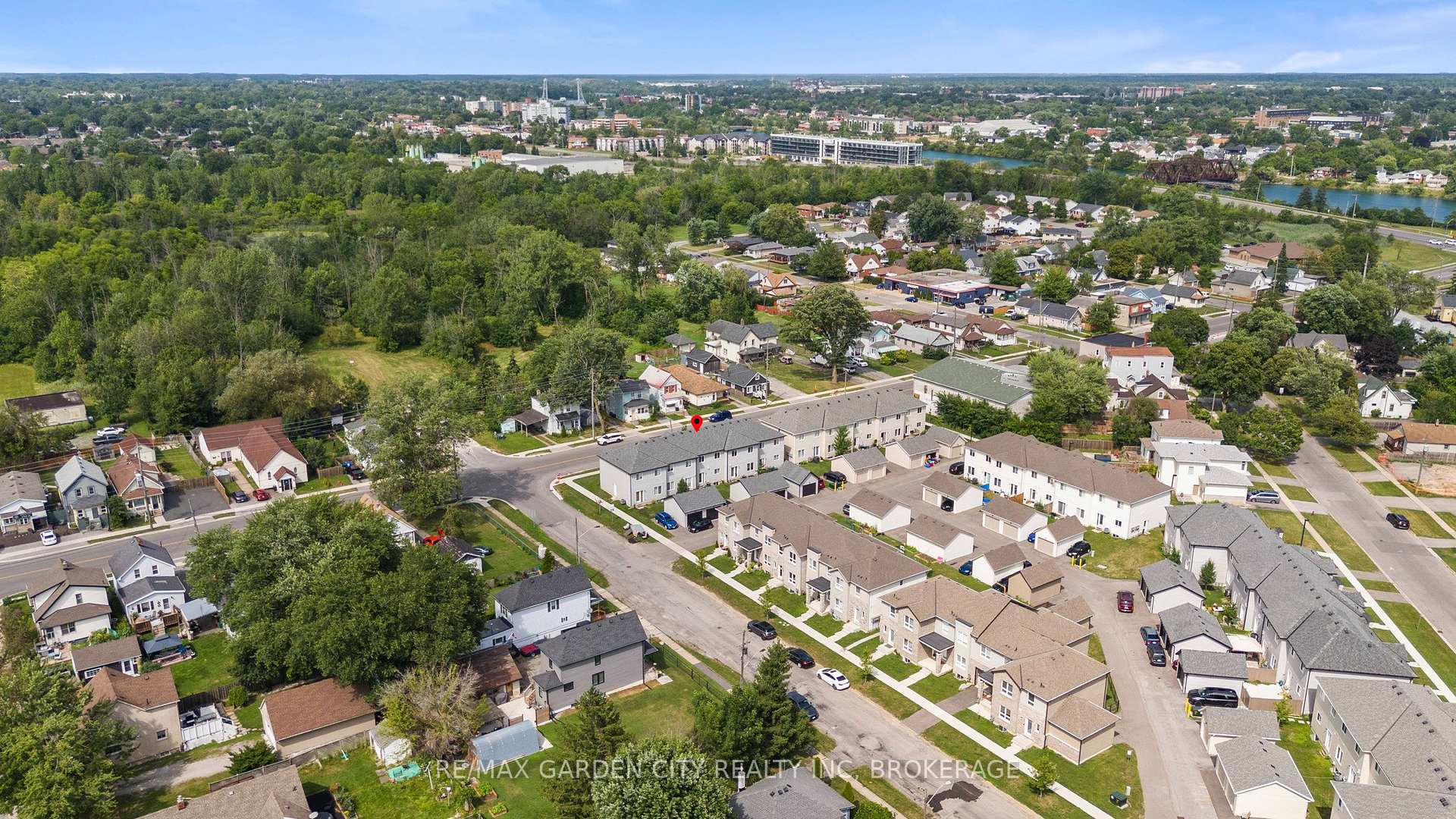 Photo 36 of Unit 8, 182 Broadway Lane, Welland, Broadway — HOMEH