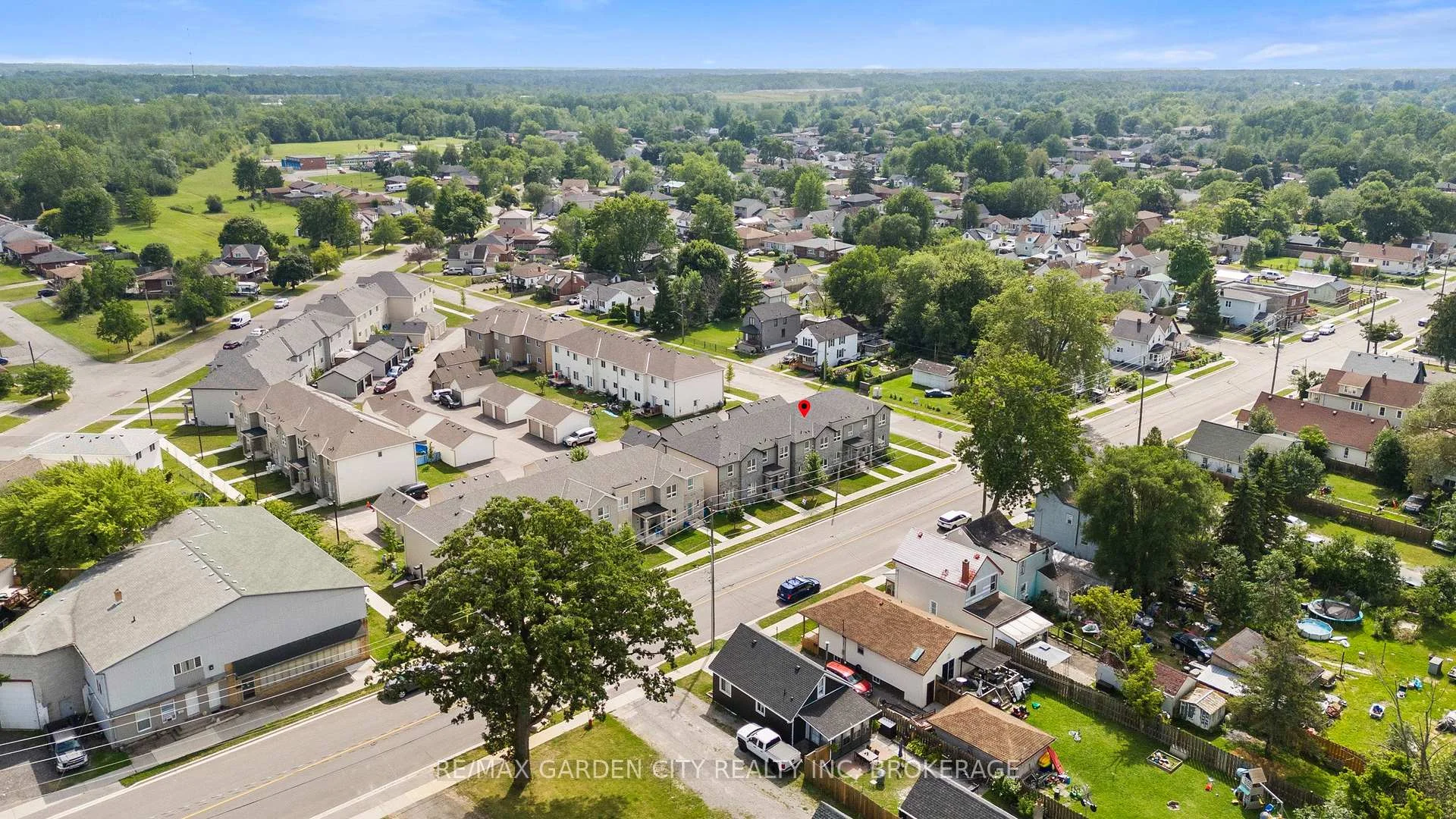 Photo 34 of Unit 8, 182 Broadway Lane, Welland, Broadway — HOMEH