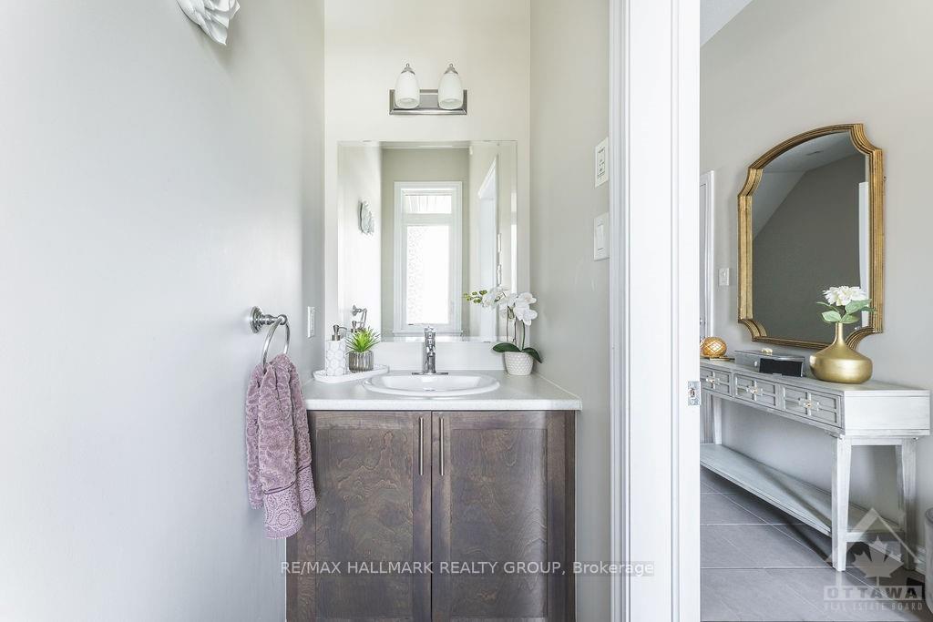 Photo 3 of 277 Livery Street, Ottawa, Kanata - Emerald Meadows/Trailwest — HOMEH