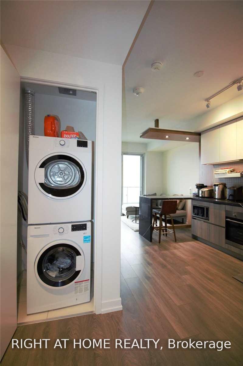 Photo 15 of Unit 1215, 950 Portage Parkway, Vaughan, Vaughan Corporate Centre — HOMEH