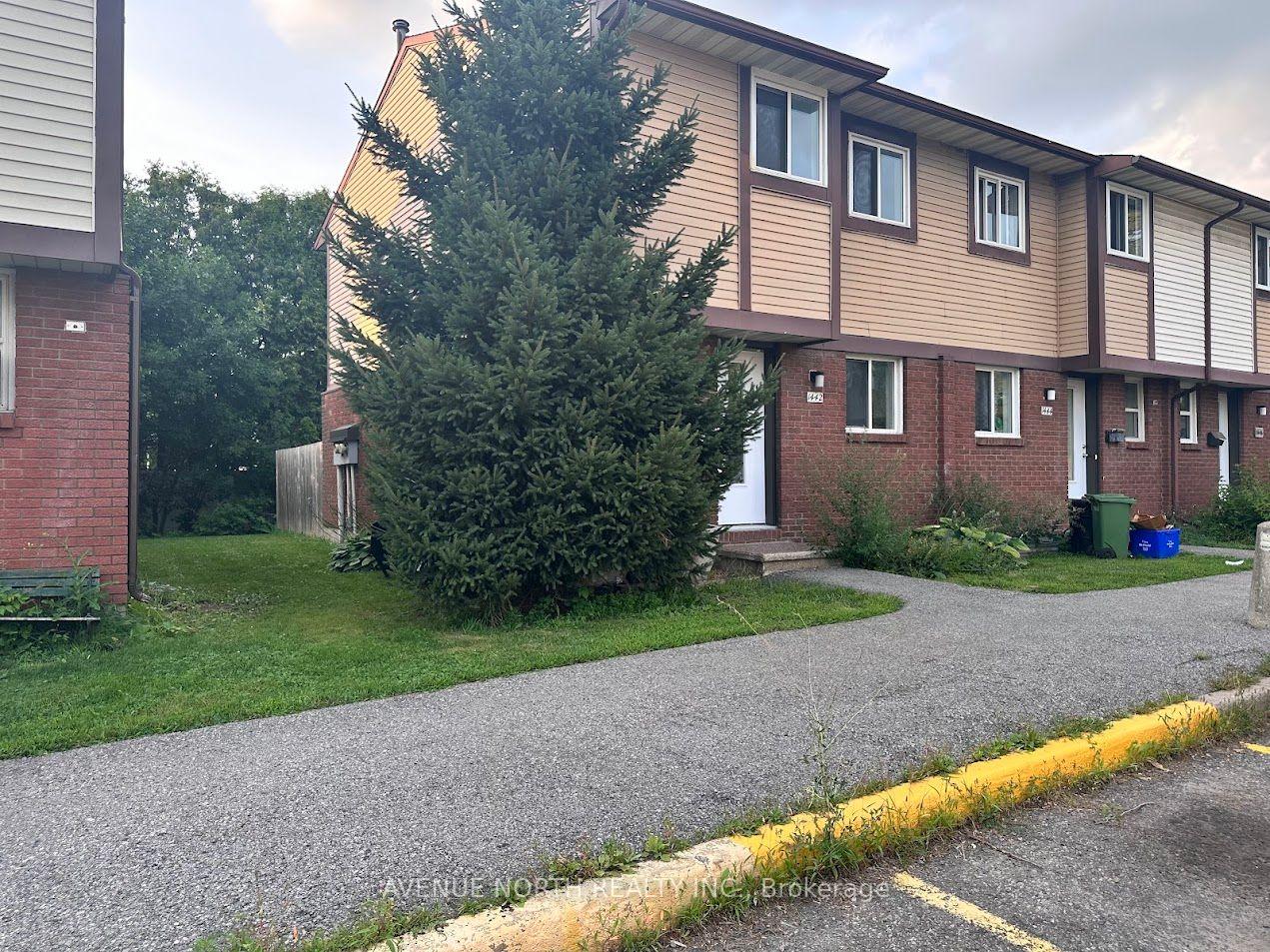 Front of Unit 98, 1442 Foxwell Street