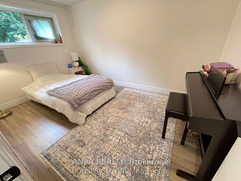 Photo 8 of 46 Seaton Drive W, Aurora, Aurora Highlands — HOMEH