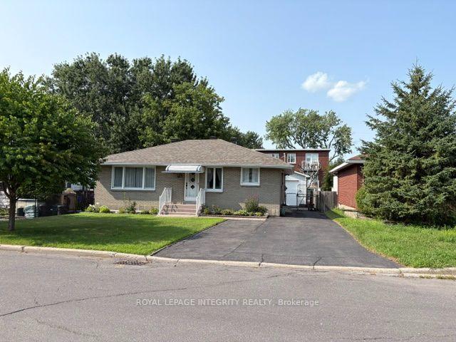 Photo of 393 Spartan Avenue W