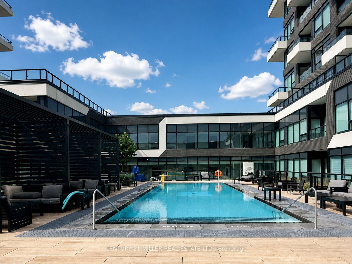 Front of Unit 1904, 297 Oak Walk Drive