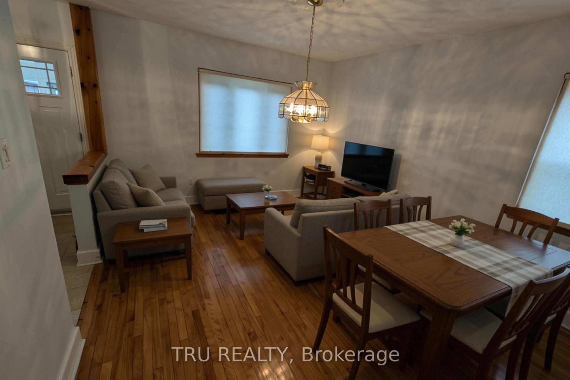 Photo 3 of 105 Mailes Avenue, Ottawa, Westboro South — HOMEH
