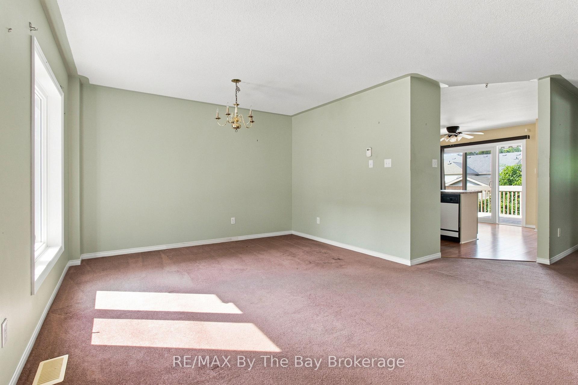 Photo 3 of 36 Harbour Crescent, Wasaga Beach — HOMEH