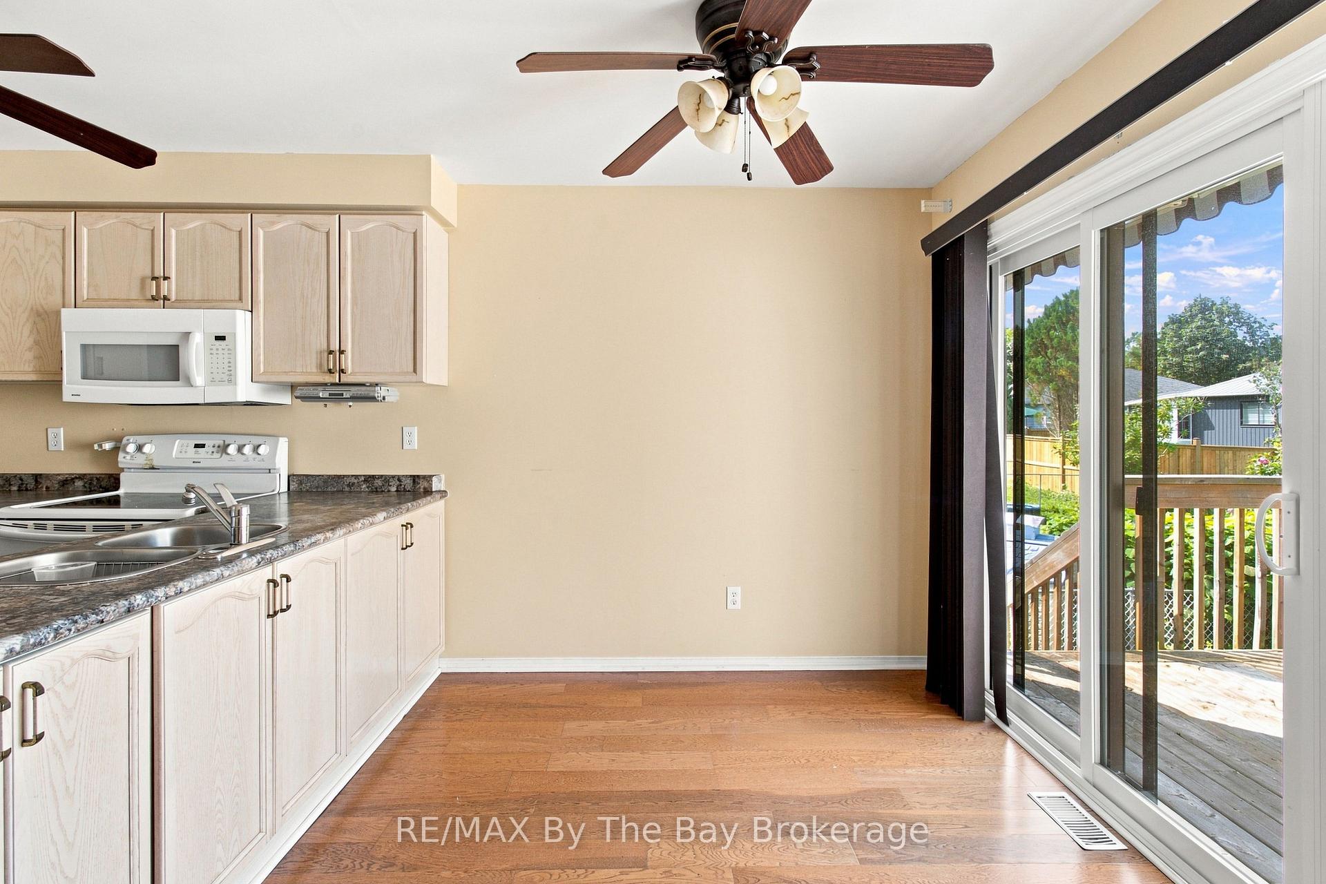 Photo 8 of 36 Harbour Crescent, Wasaga Beach — HOMEH