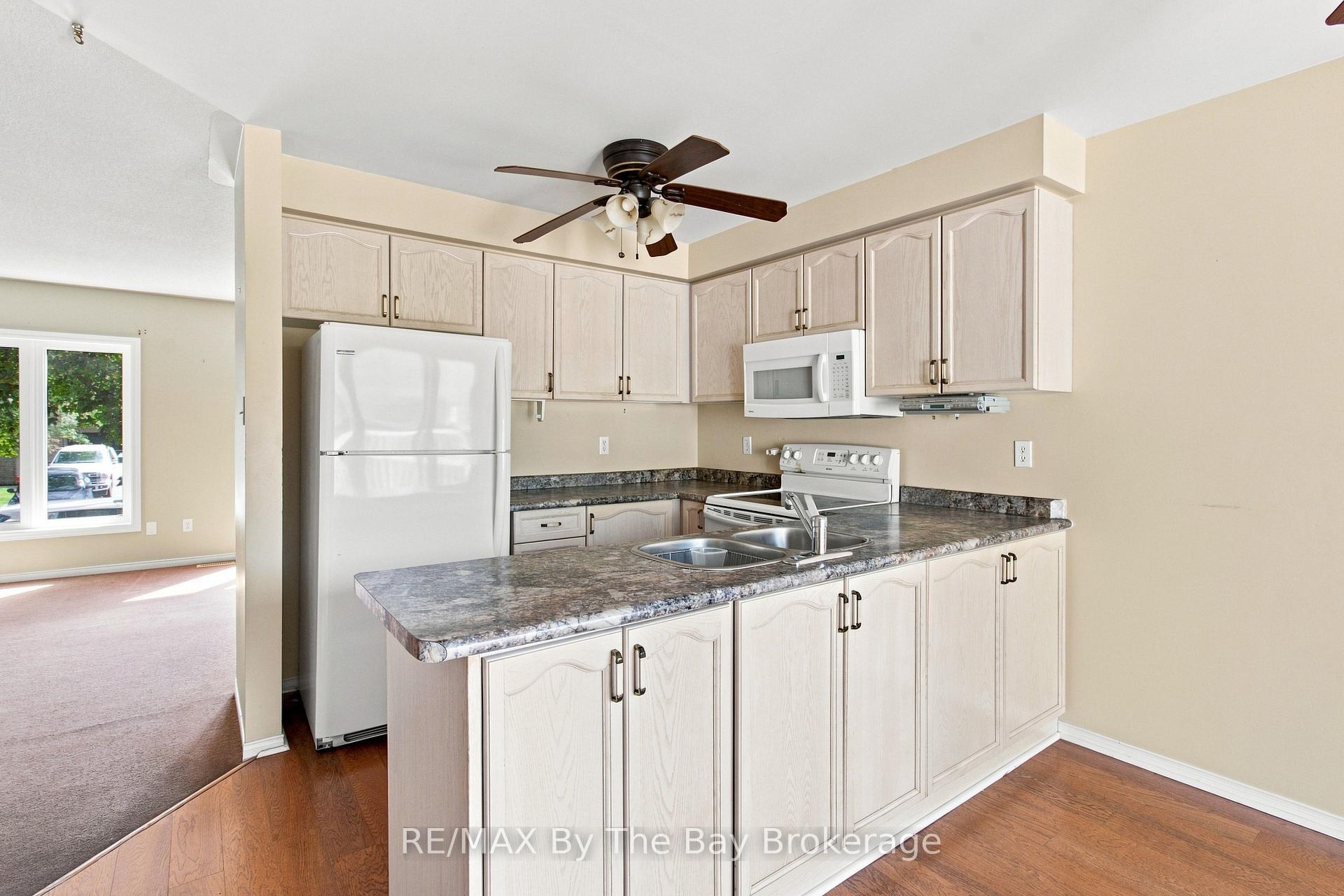 Photo 12 of 36 Harbour Crescent, Wasaga Beach — HOMEH