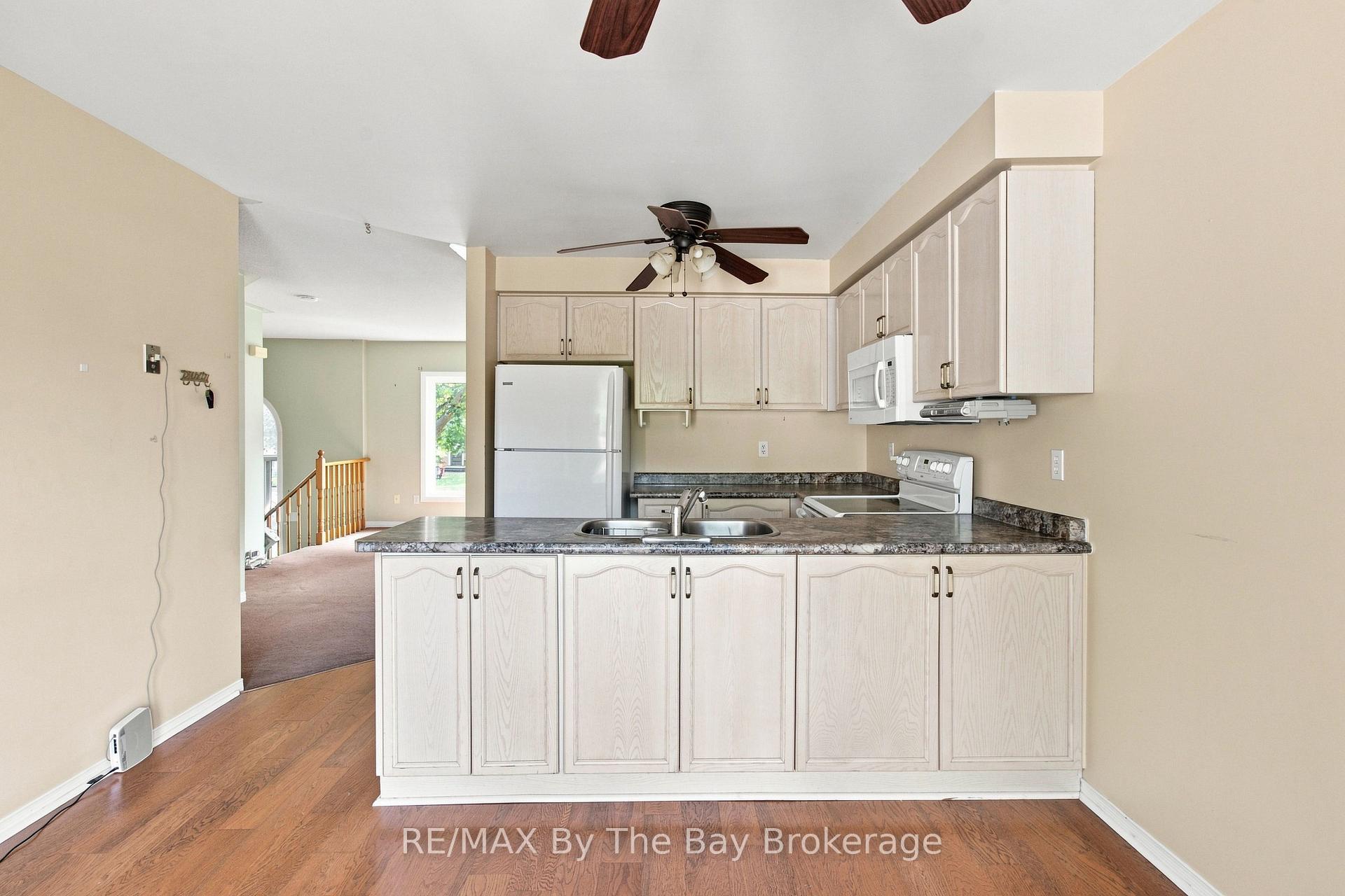 Photo 13 of 36 Harbour Crescent, Wasaga Beach — HOMEH