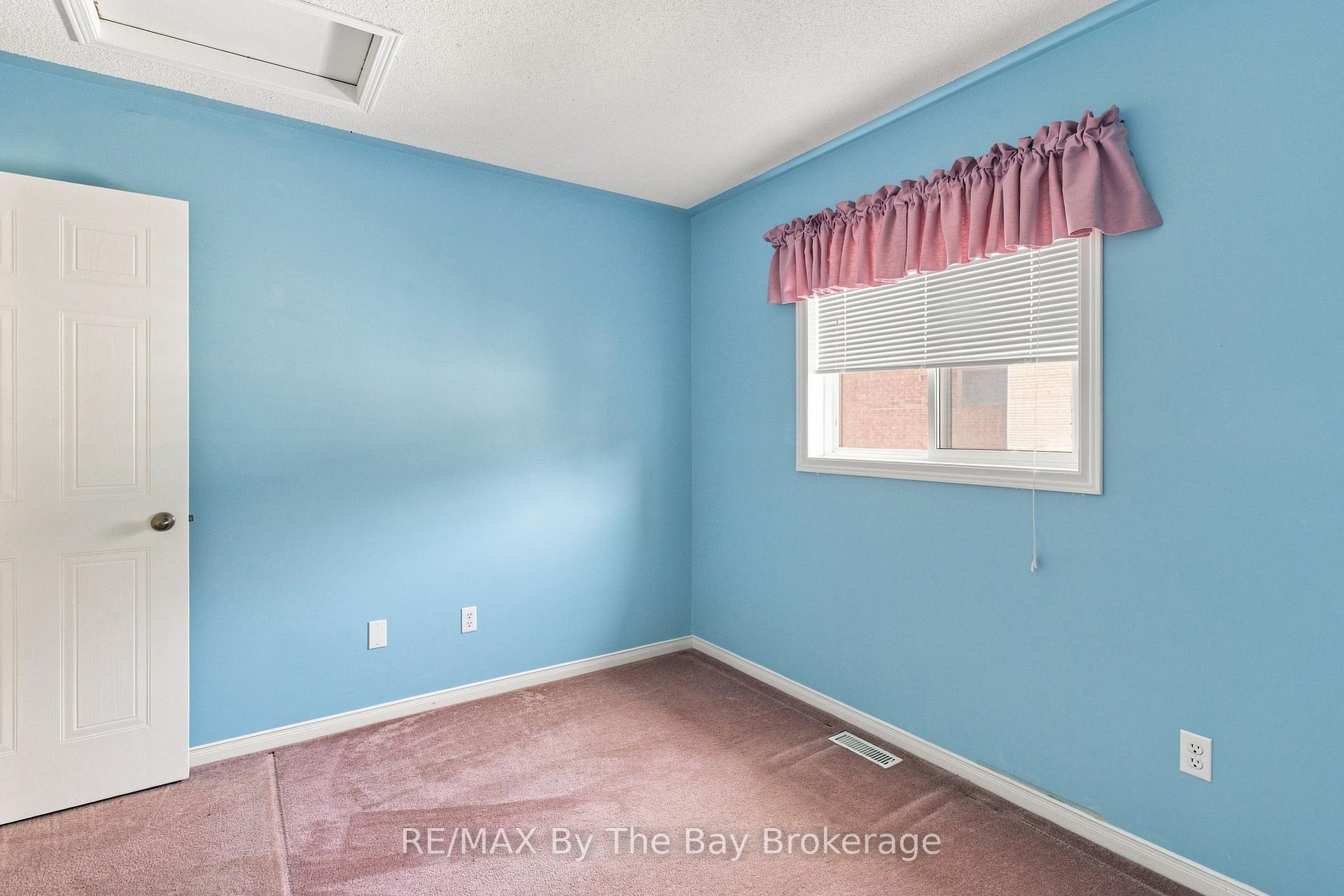 Photo 14 of 36 Harbour Crescent, Wasaga Beach — HOMEH