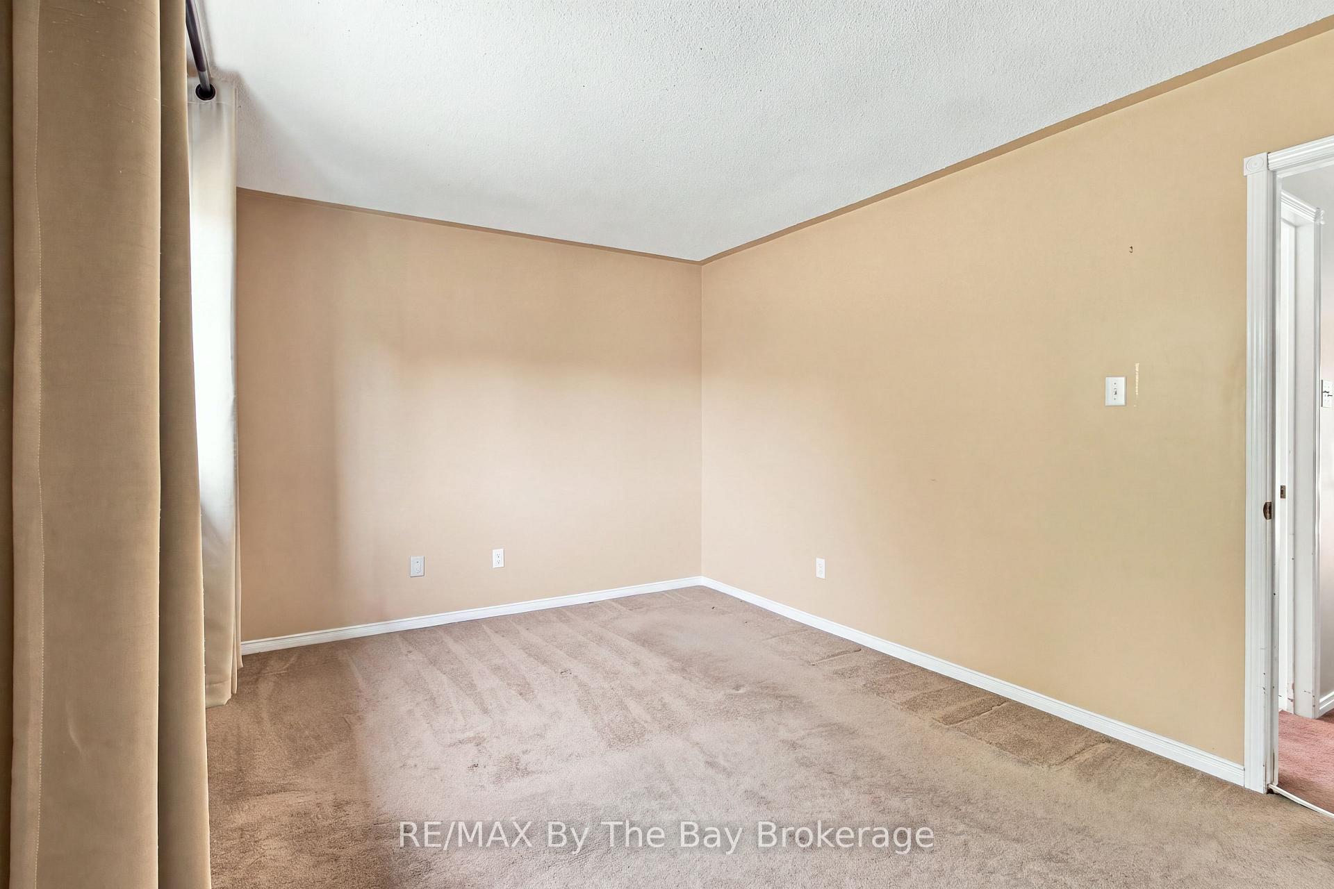 Photo 22 of 36 Harbour Crescent, Wasaga Beach — HOMEH