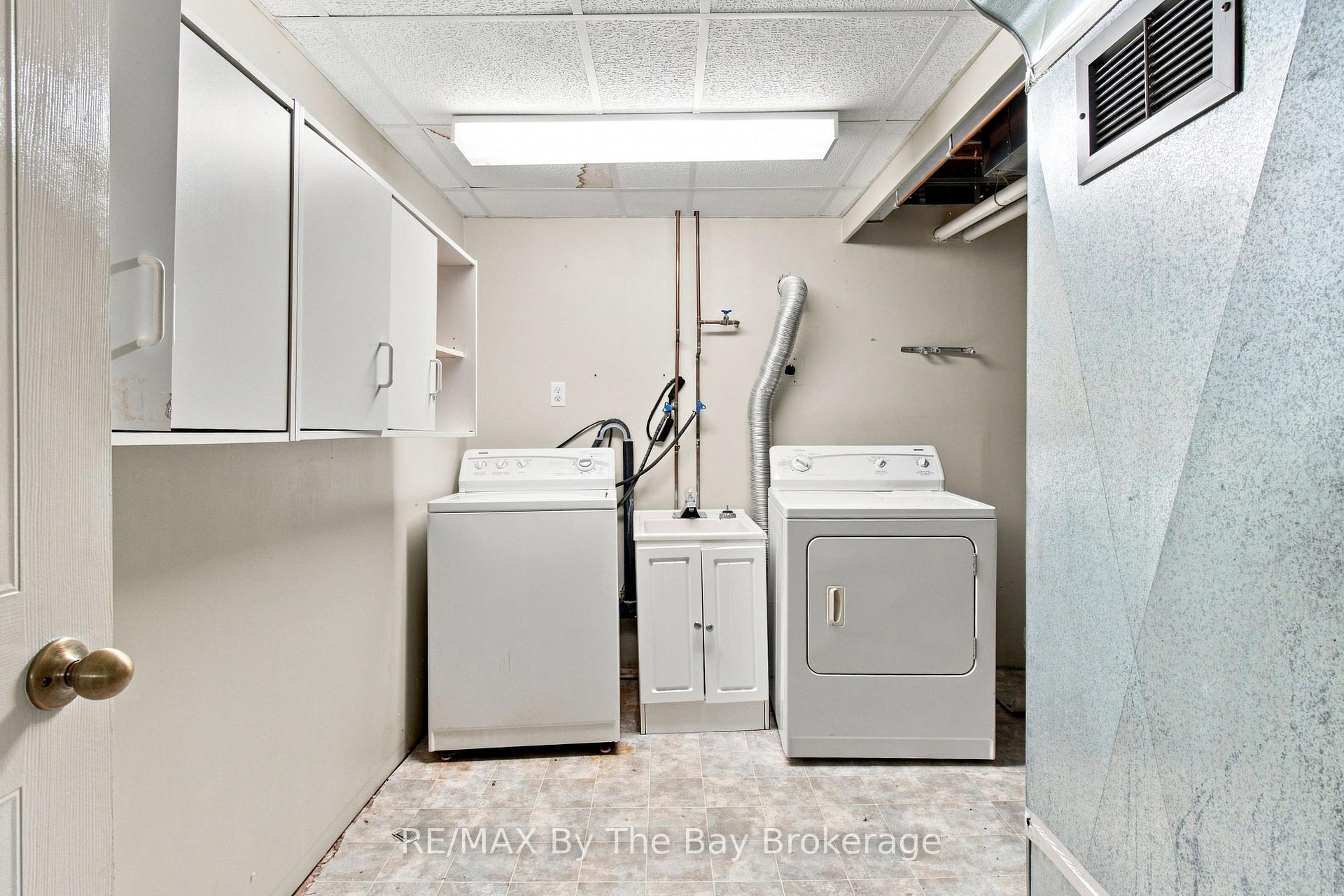 Photo 27 of 36 Harbour Crescent, Wasaga Beach — HOMEH