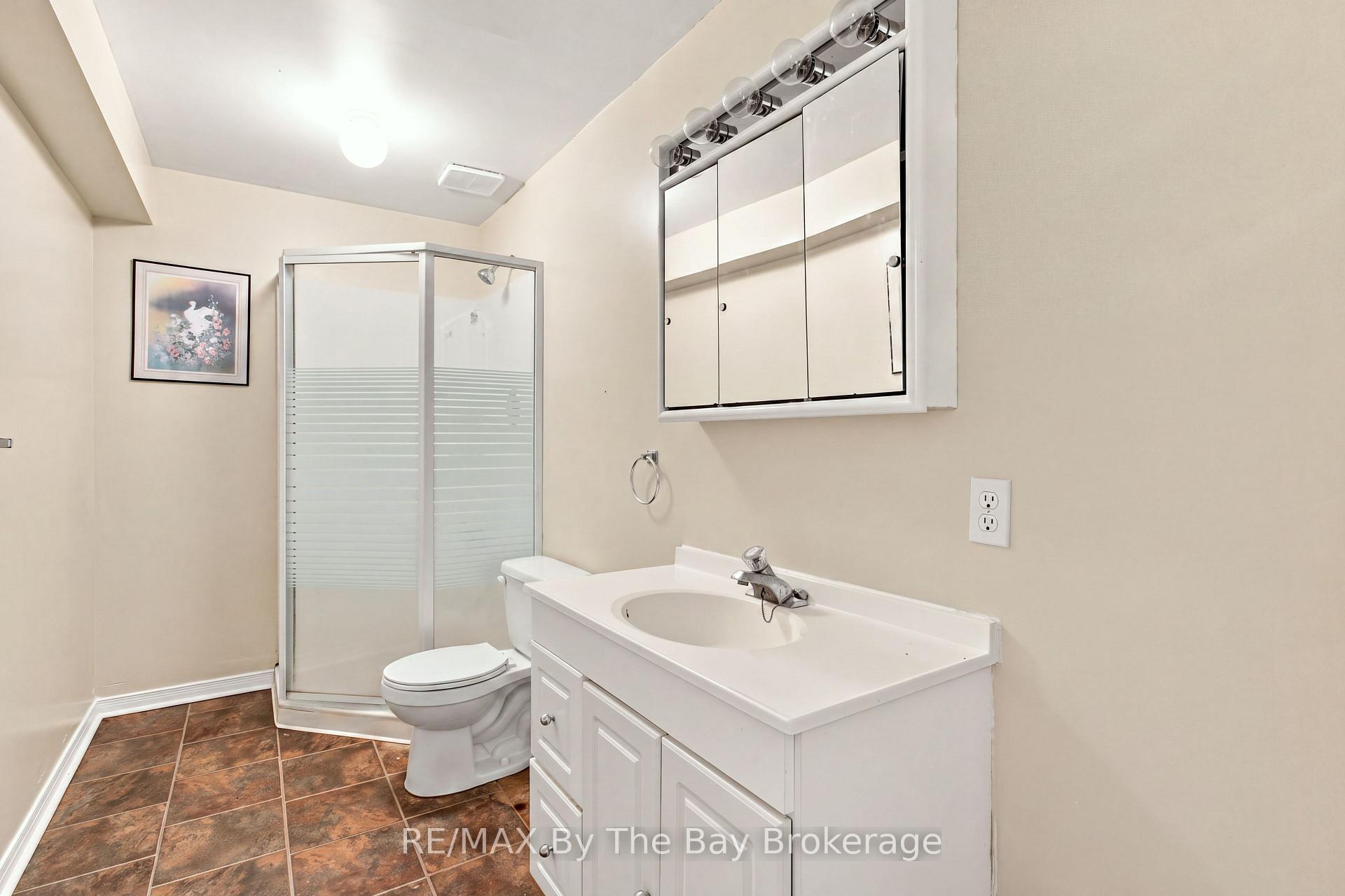 Photo 28 of 36 Harbour Crescent, Wasaga Beach — HOMEH
