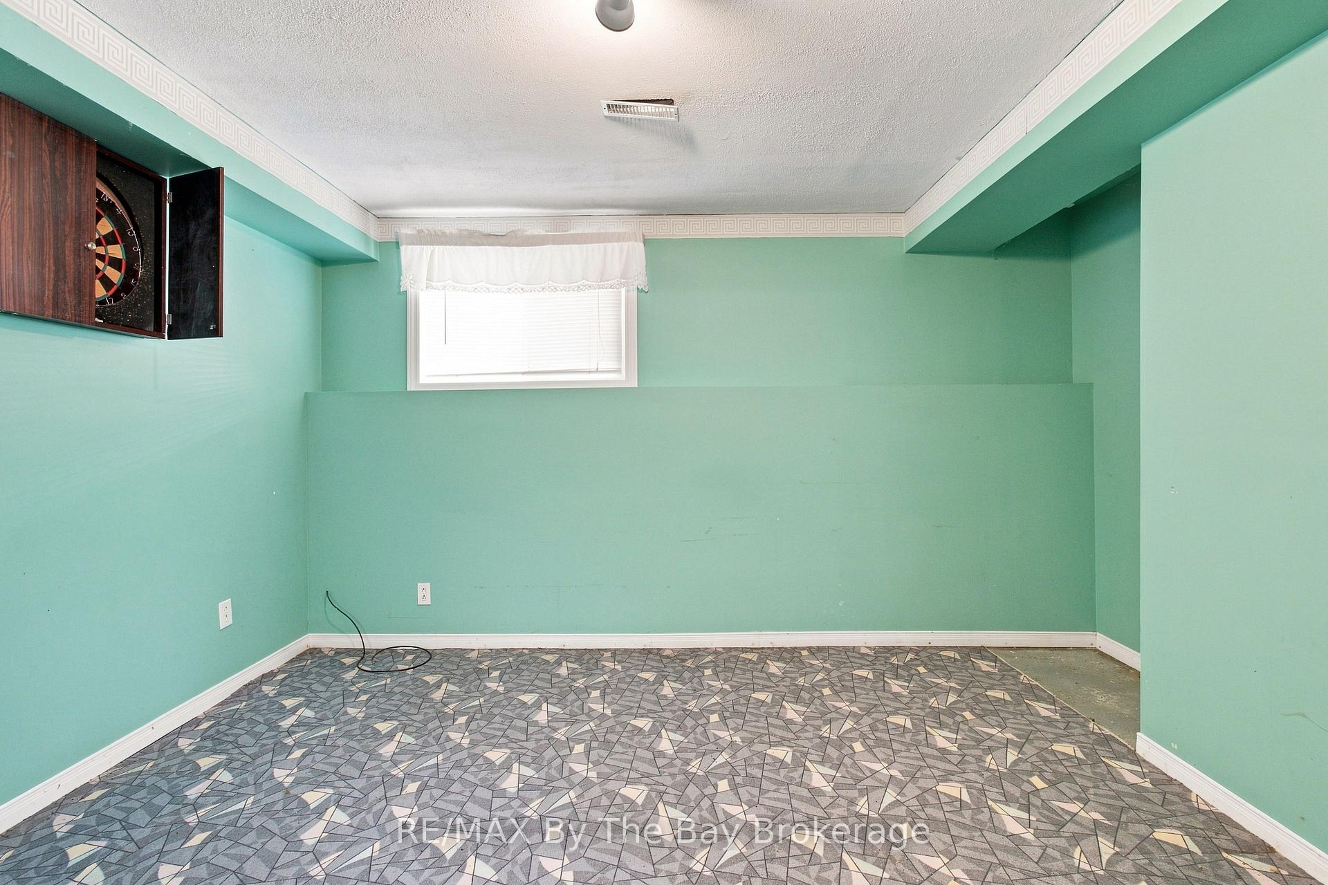 Photo 34 of 36 Harbour Crescent, Wasaga Beach — HOMEH